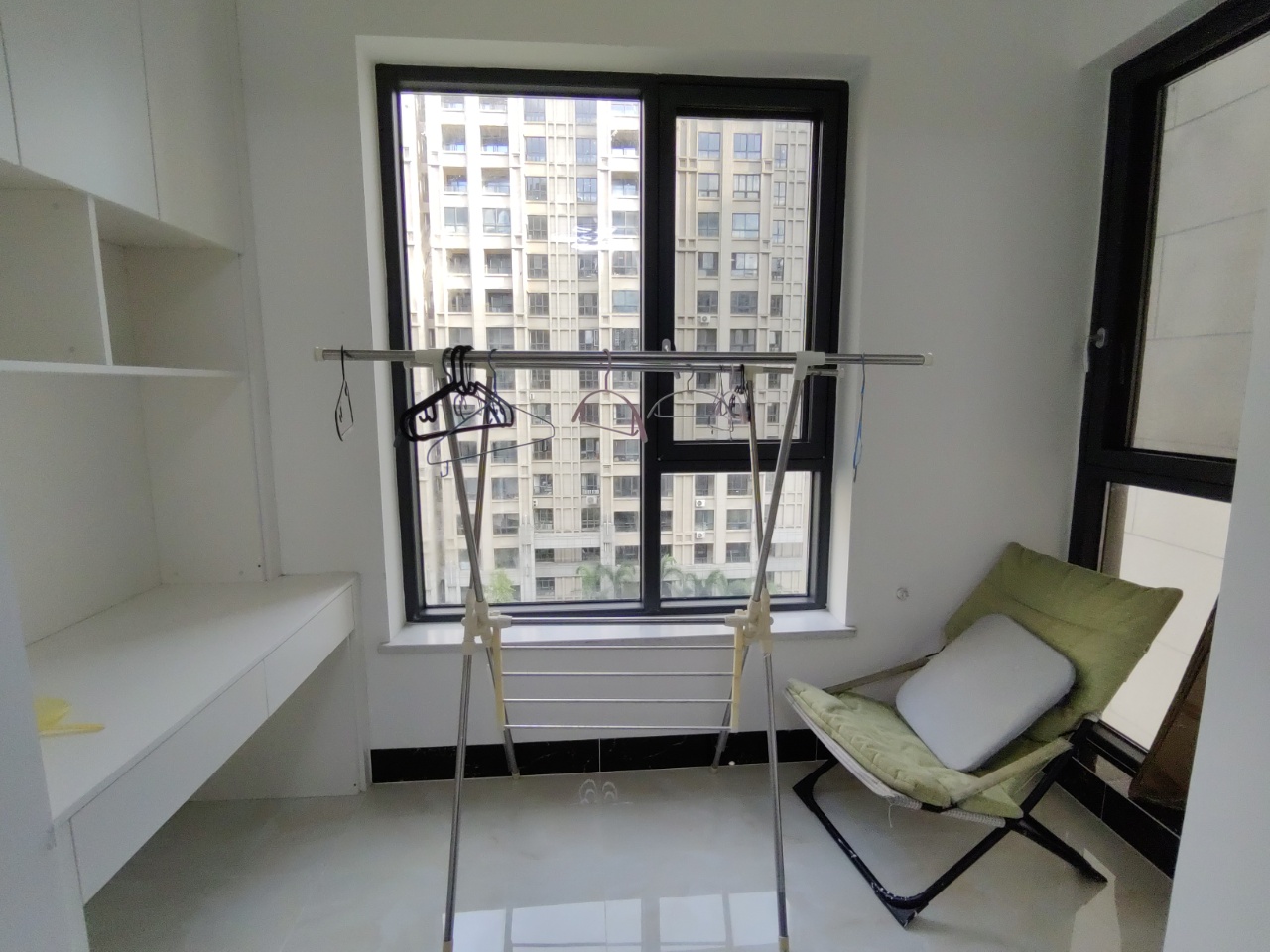 滨海新天地  3室2厅2卫    158.0万 滨海新天地  3室2厅2卫    158.0万客厅