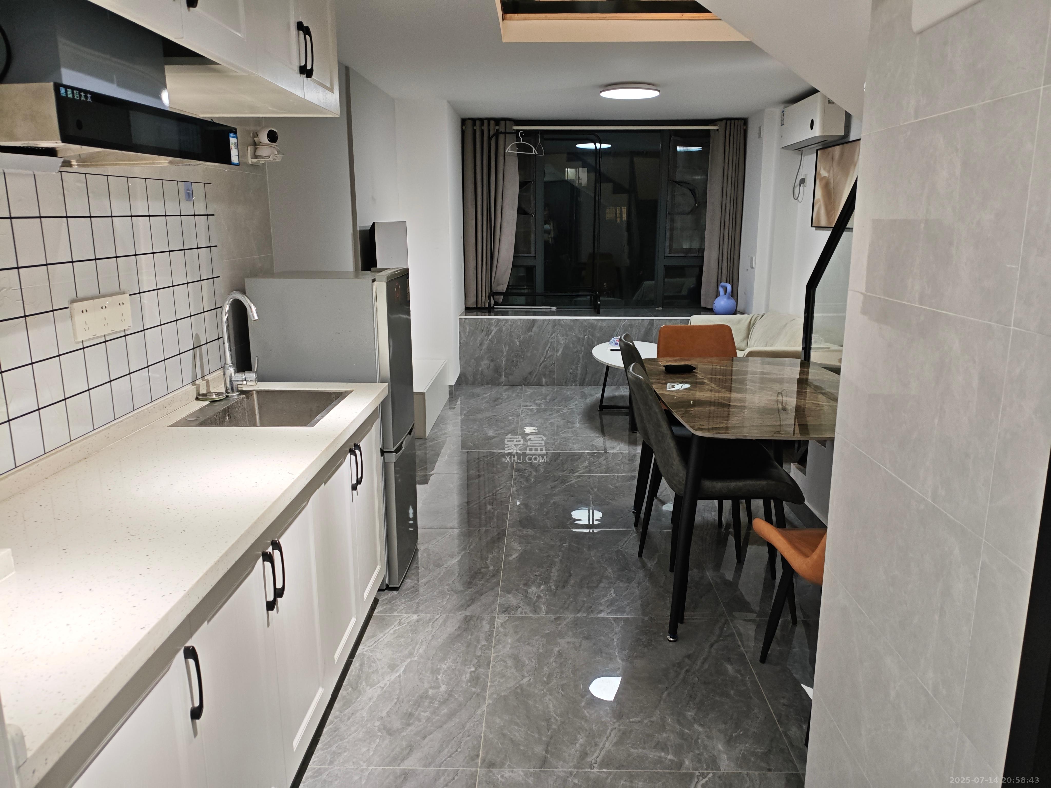 龙湖湘江星座(祺鑫星座公寓) 2室2厅1卫 2000.0元/月 龙湖湘江星座(祺鑫星座公寓) 2室2厅1卫 2000.0元/月室内图