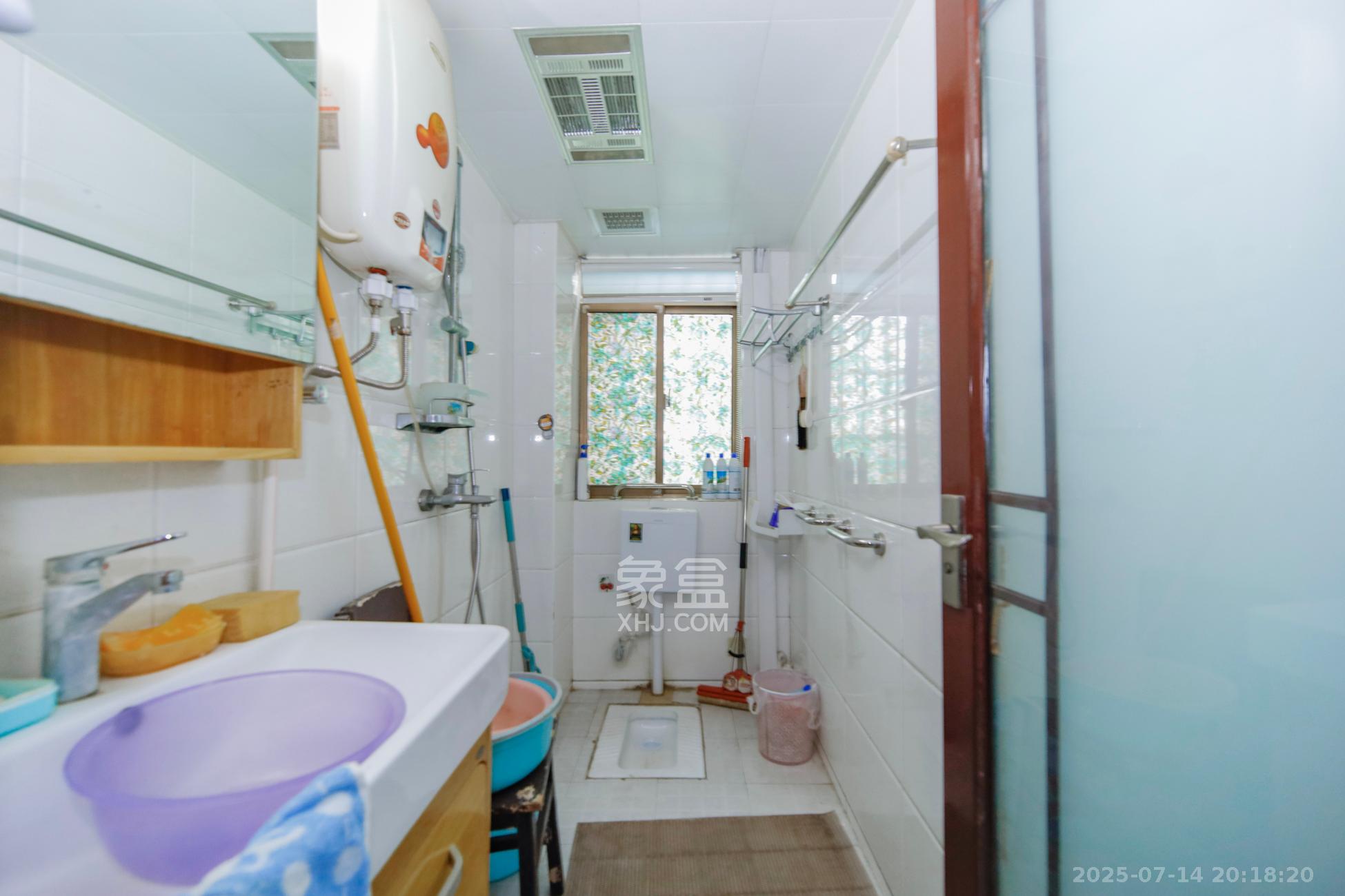 湘翰御舍 3室2厅2卫 70.0万 湘翰御舍 3室2厅2卫 70.0万卫生间