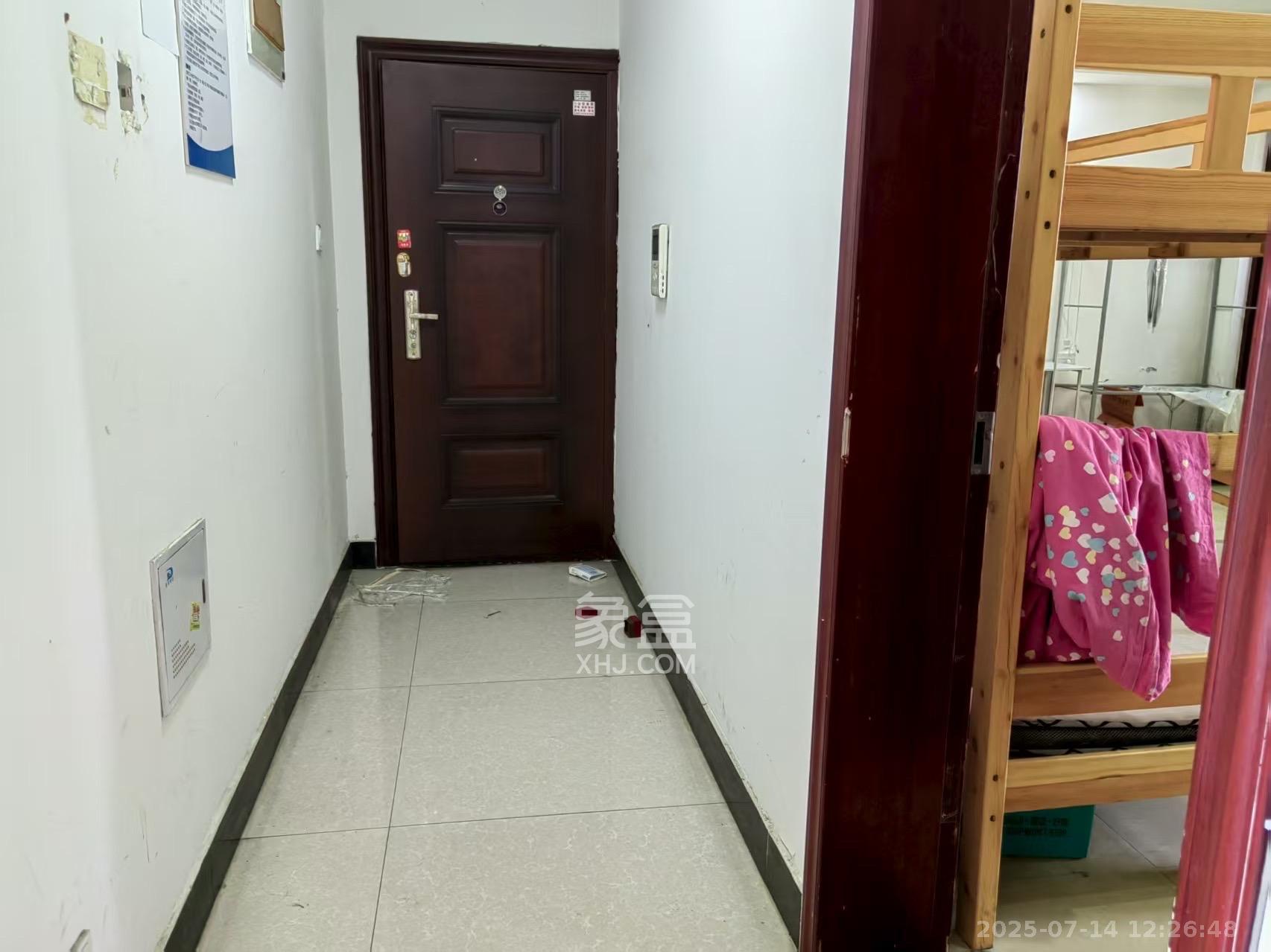 奥克斯广场  4室2厅1卫    3400.0元/月室内图