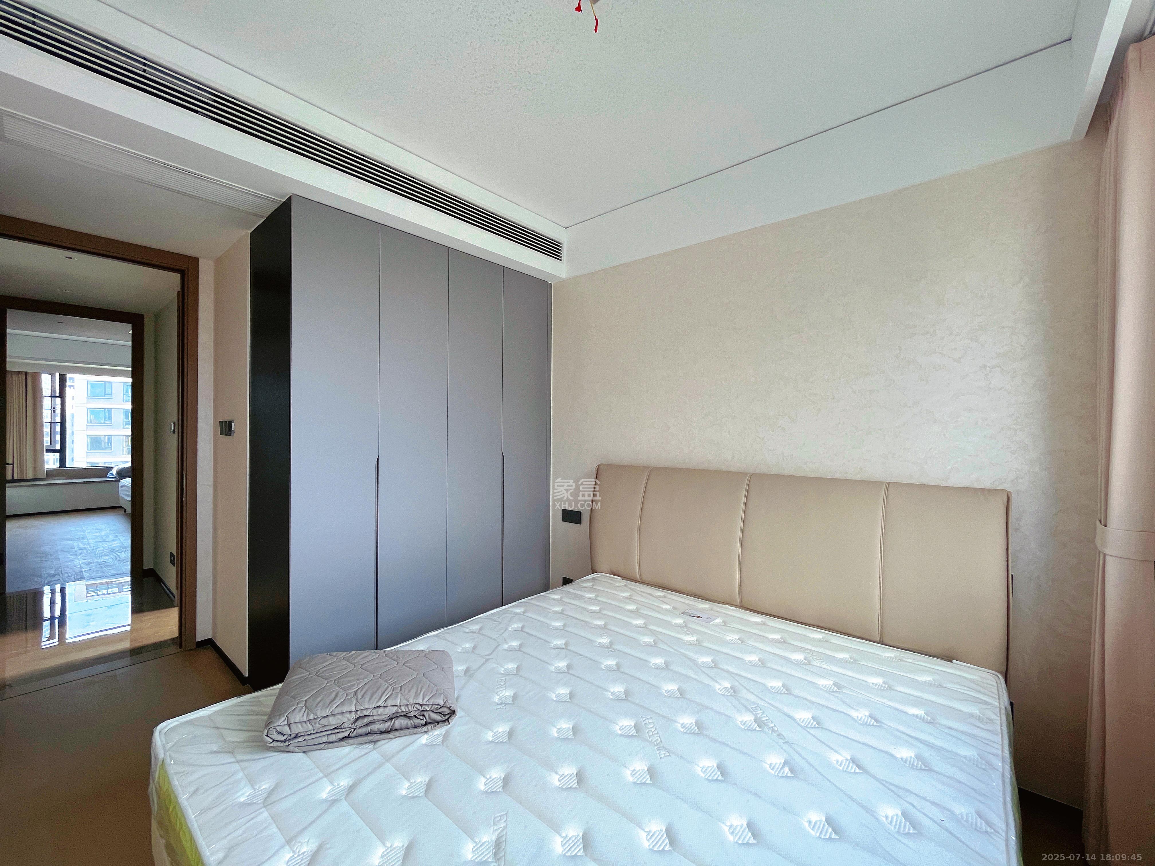 金地峯范 4室2厅2卫 4800.0元/月 金地峯范 4室2厅2卫 4800.0元/月室内图