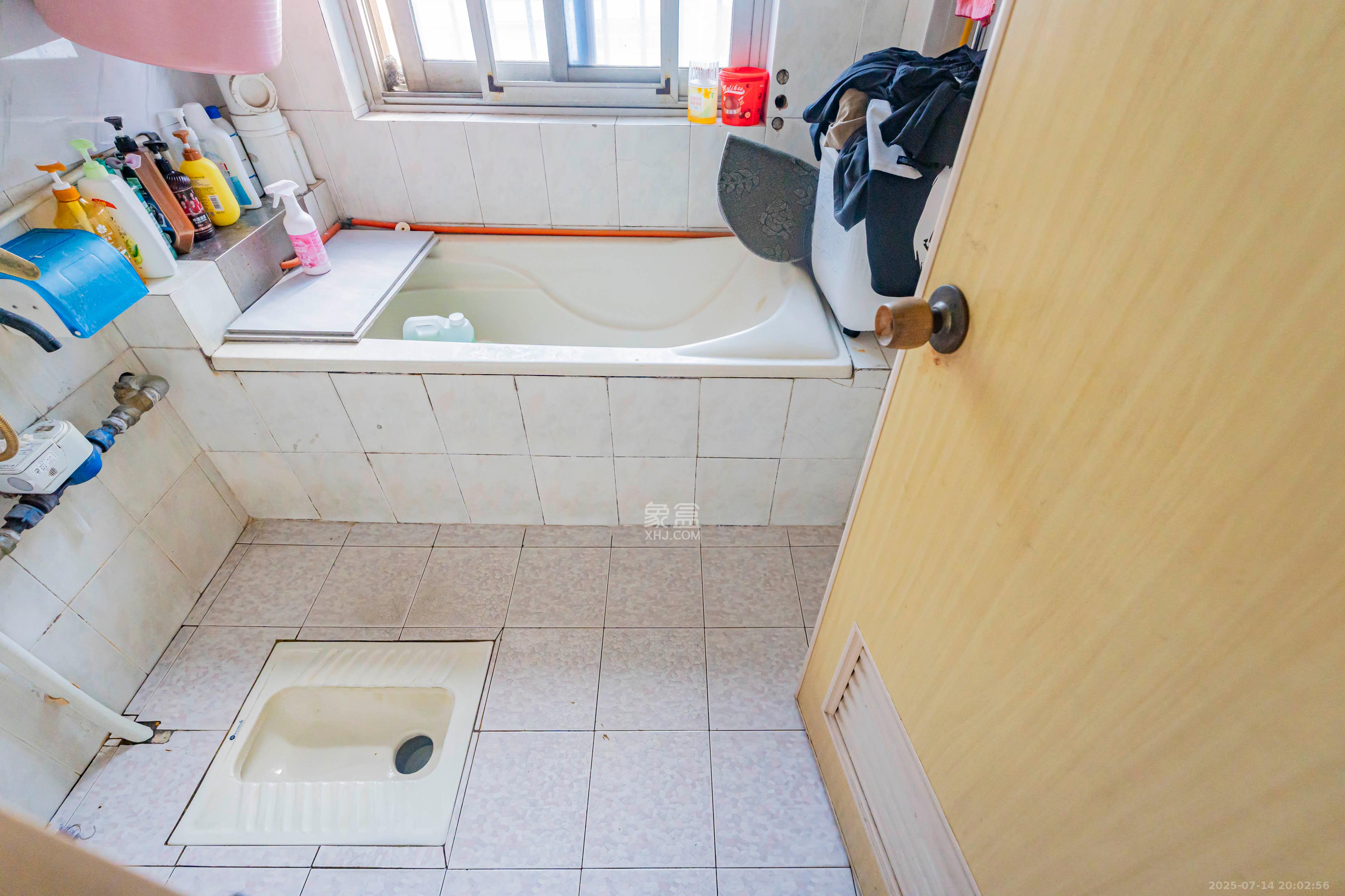 新奥燃气宿舍  2室2厅1卫    58.0万 新奥燃气宿舍  2室2厅1卫    58.0万卫生间