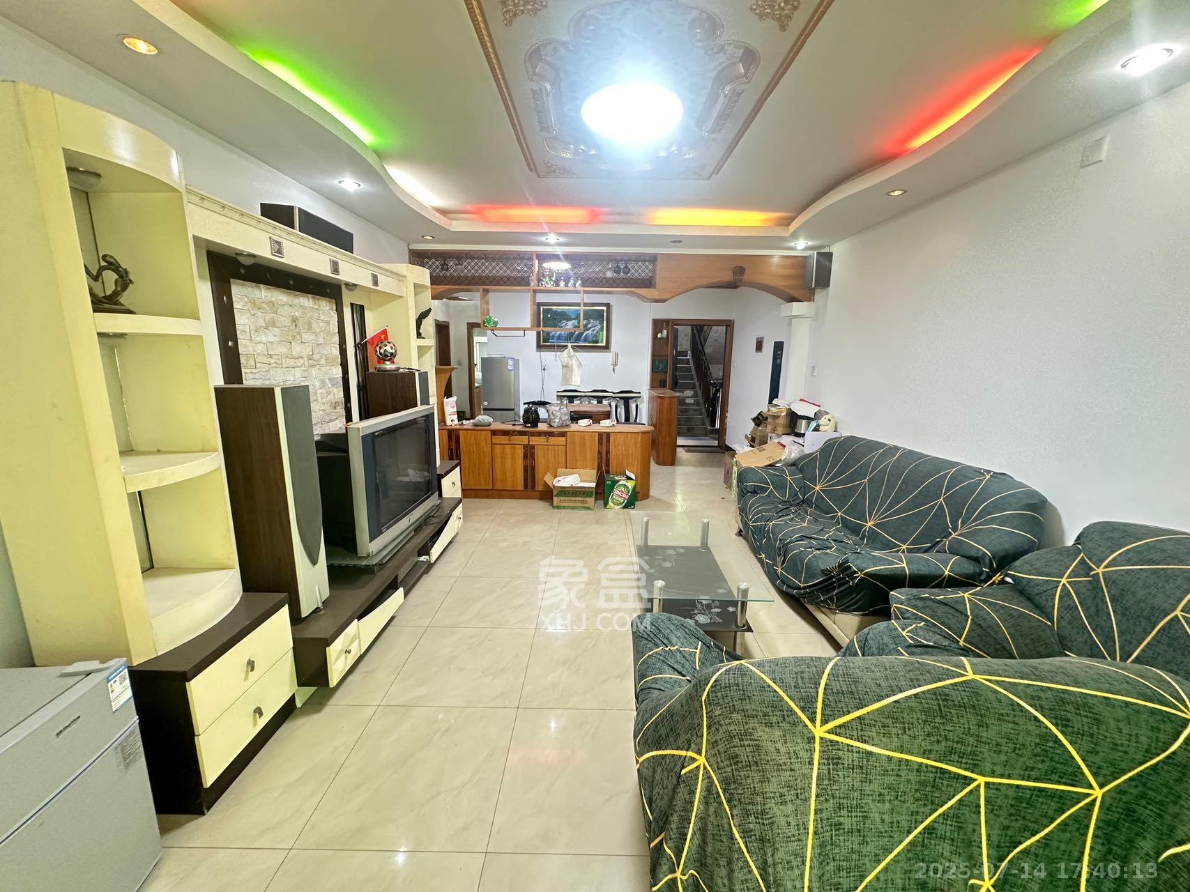 恩瑞麓山名园(龙王港小区) 3室2厅1卫 2500.0元/月 恩瑞麓山名园(龙王港小区) 3室2厅1卫 2500.0元/月室内图