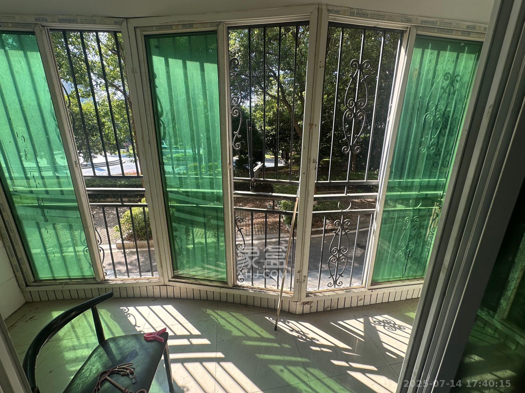 恩瑞麓山名园(龙王港小区) 3室2厅1卫 2500.0元/月 恩瑞麓山名园(龙王港小区) 3室2厅1卫 2500.0元/月室内图