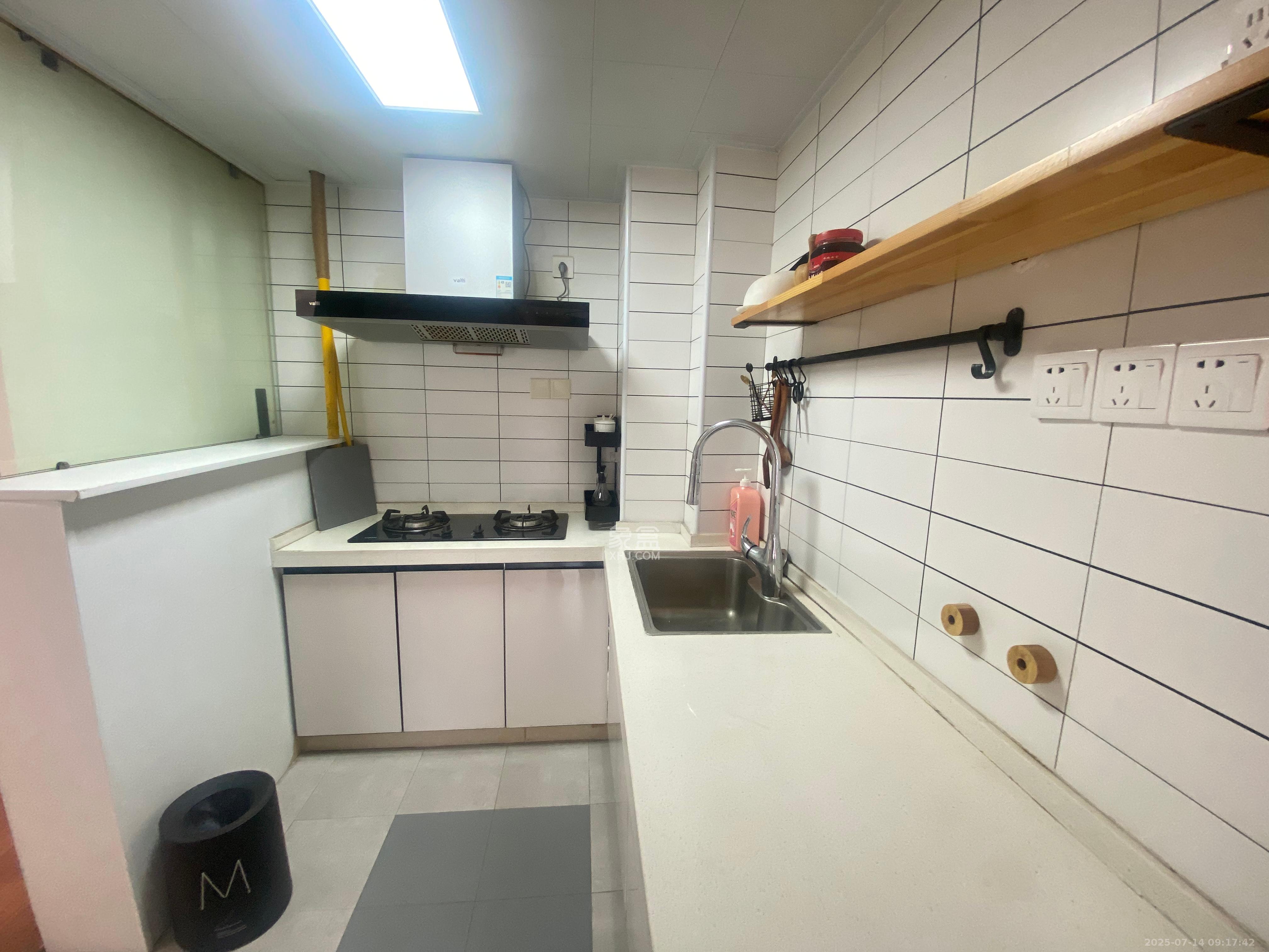 中建芙蓉嘉苑  1室1厅1卫    1700.0元/月室内图