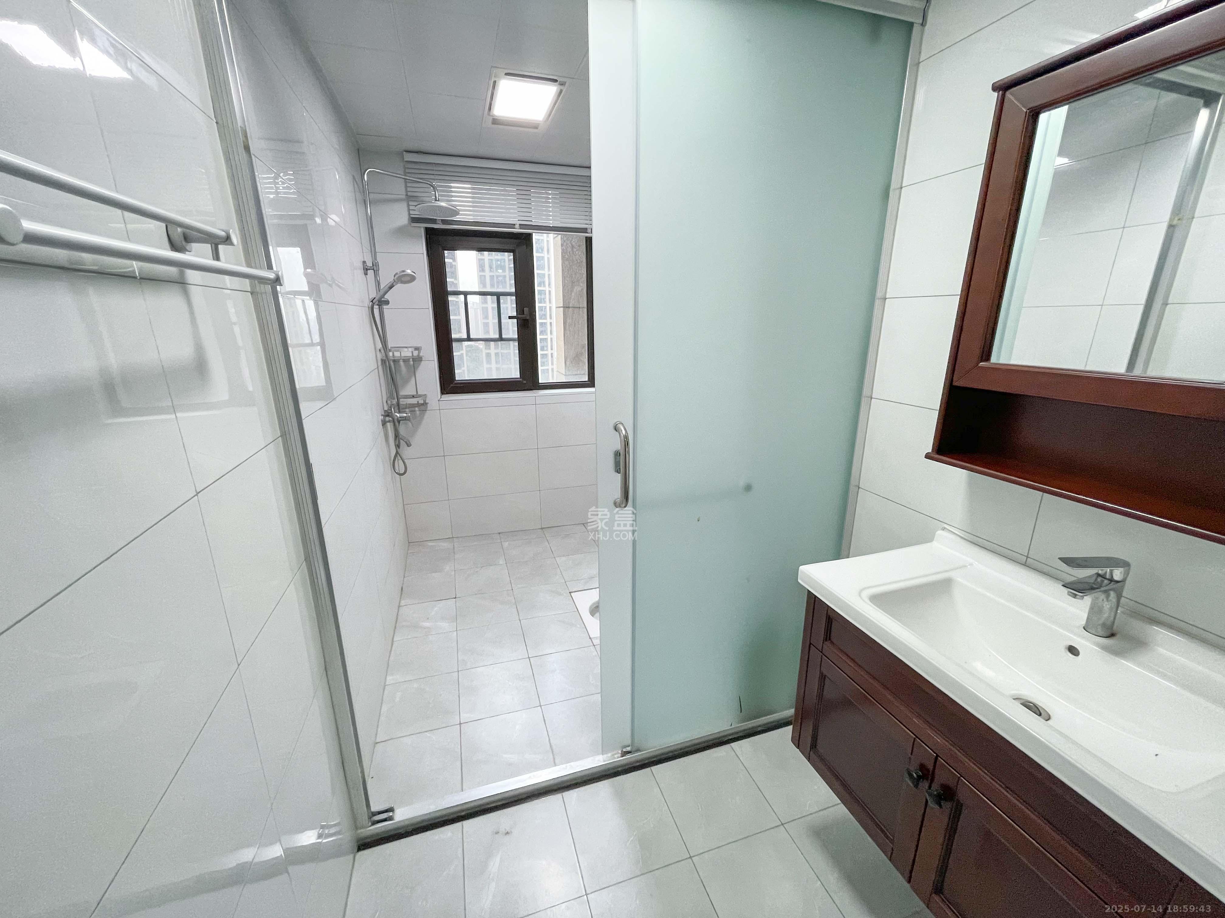 晟通牡丹舸 3室2厅1卫 288.0万 晟通牡丹舸 3室2厅1卫 288.0万卫生间