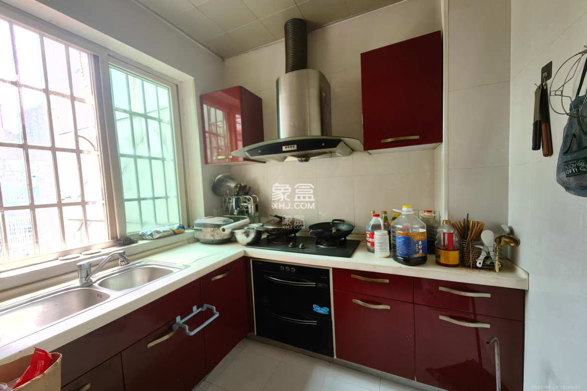 广泰家园 3室2厅2卫 1800.00元/月 广泰家园 3室2厅2卫 1800.00元/月室内图