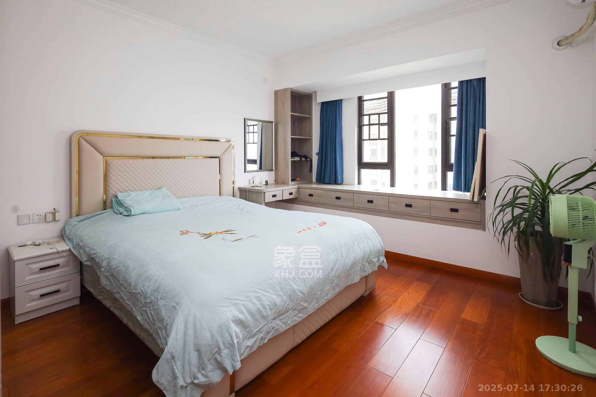 恒基旭辉湖山赋  3室2厅2卫    3000.0元/月室内图