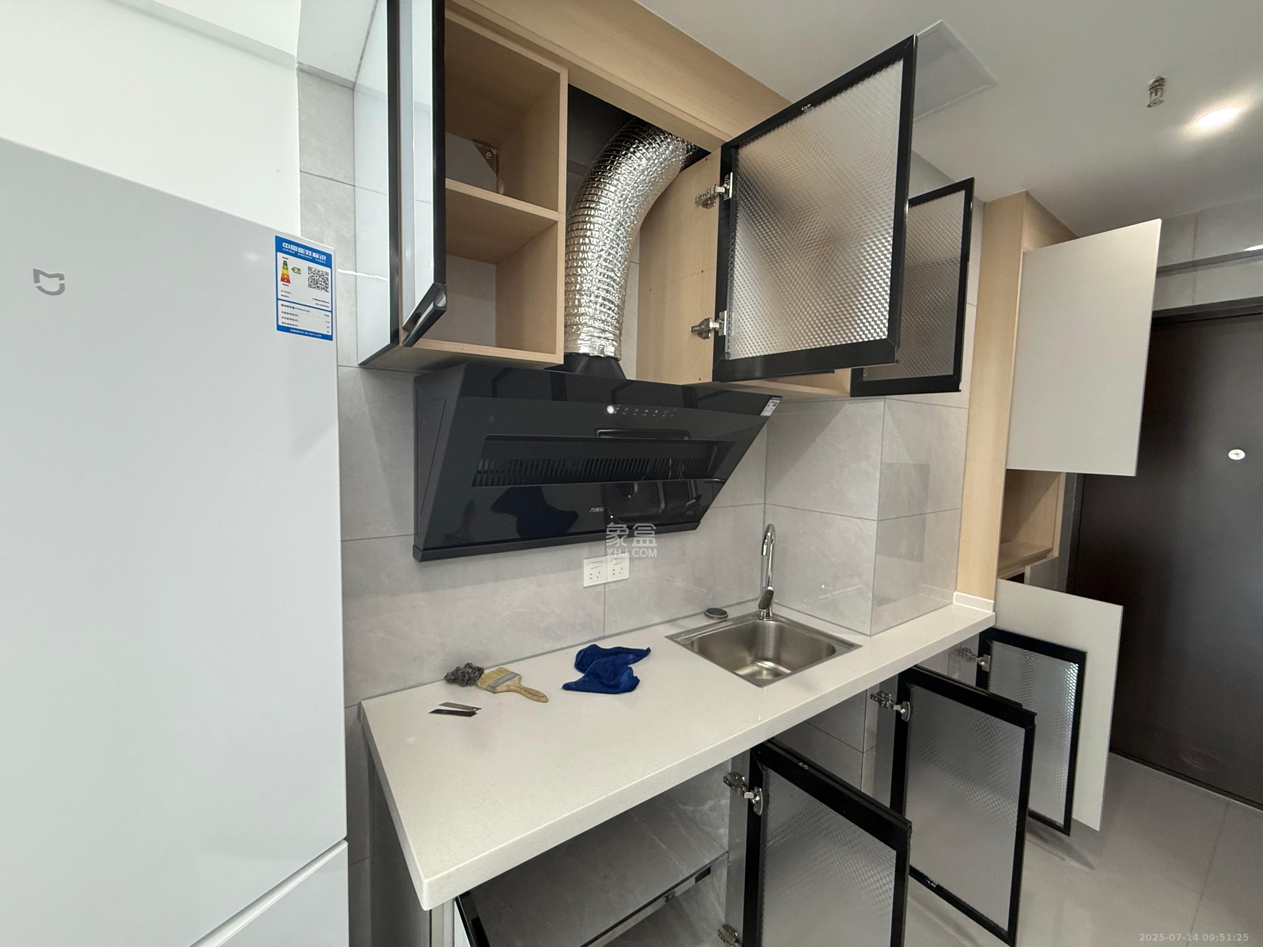 鄱阳汇金中心  1室0厅0卫    1400.0元/月 鄱阳汇金中心  1室0厅0卫    1400.0元/月室内图