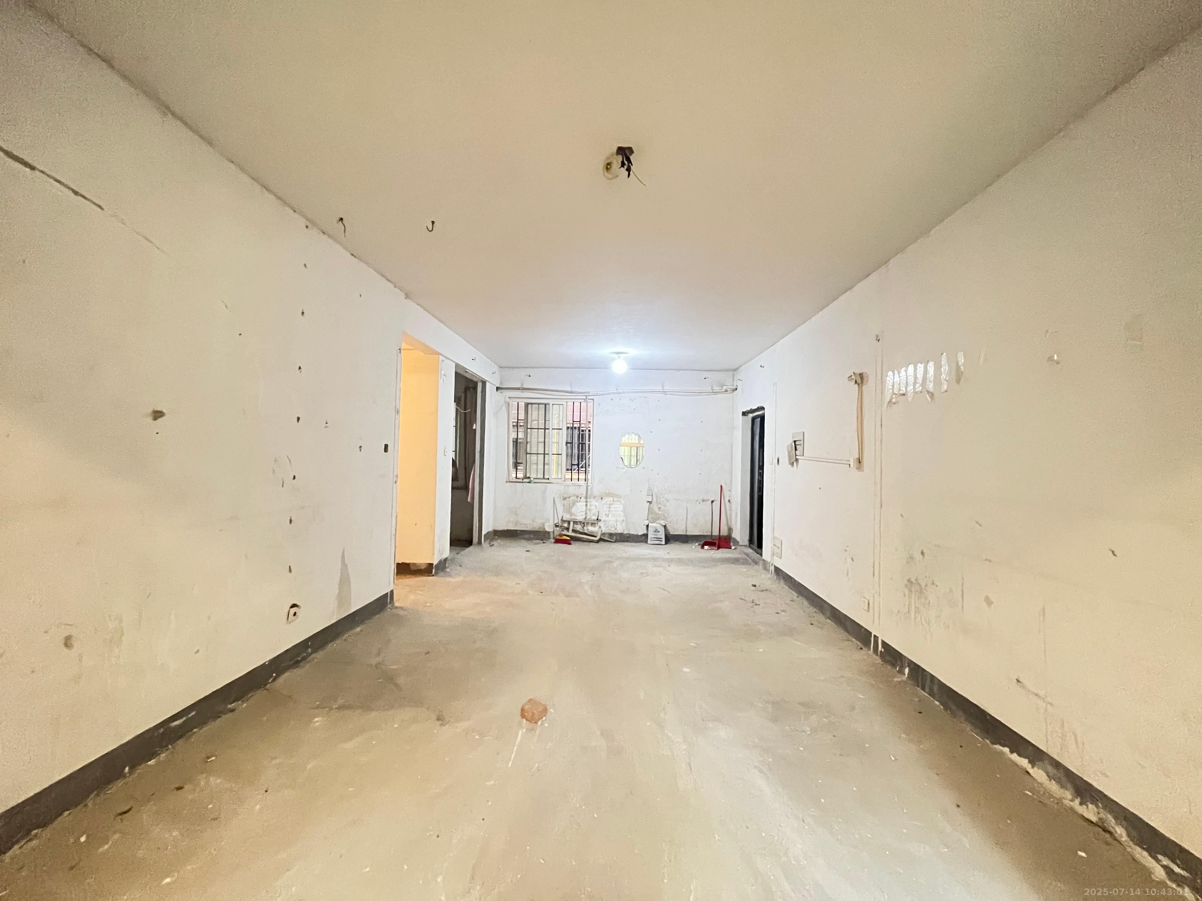 沁园春御院 1室2厅2卫 2300.0元/月 沁园春御院 1室2厅2卫 2300.0元/月室内图