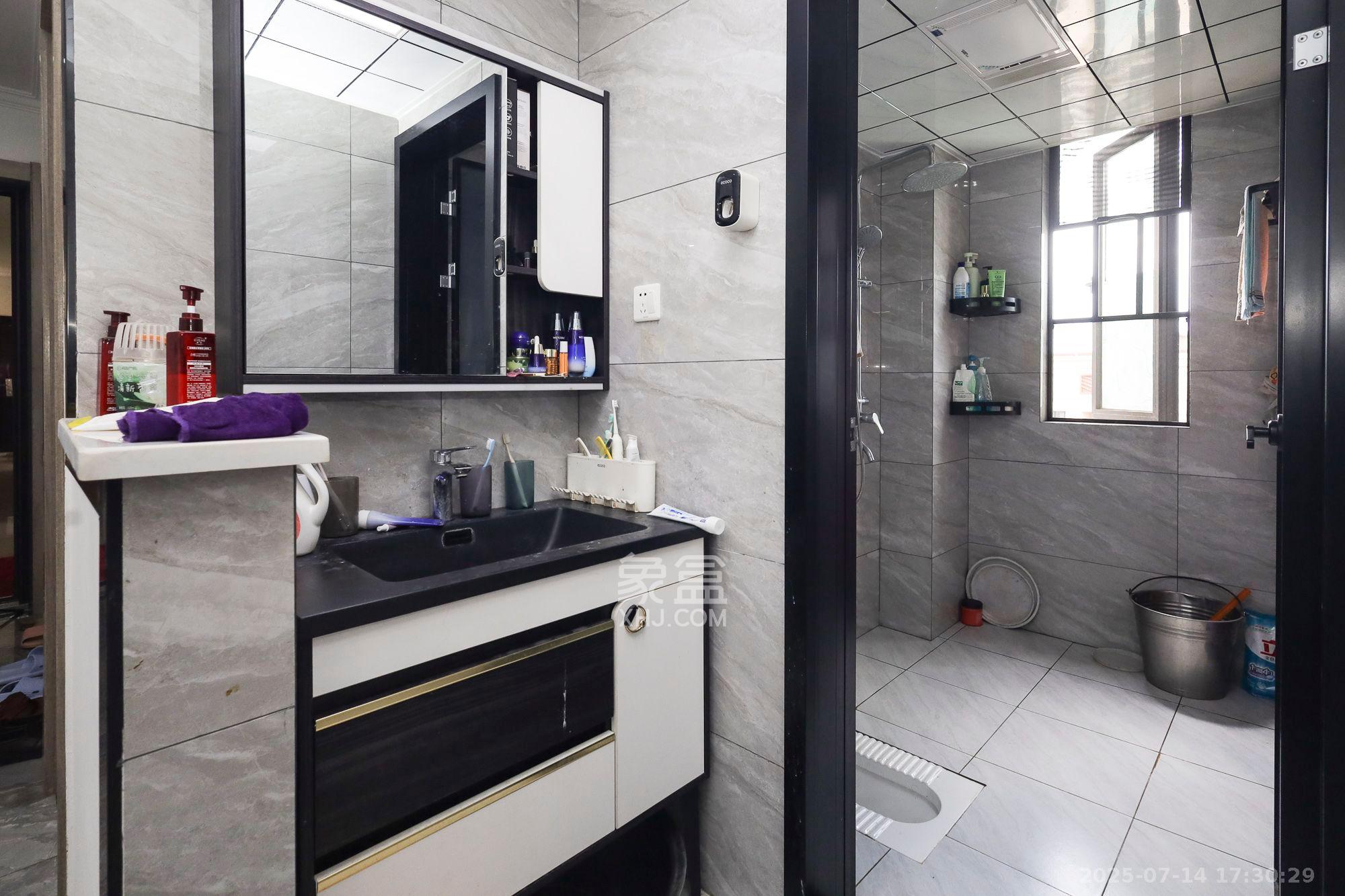 恒基旭辉湖山赋  3室2厅2卫    3000.0元/月室内图