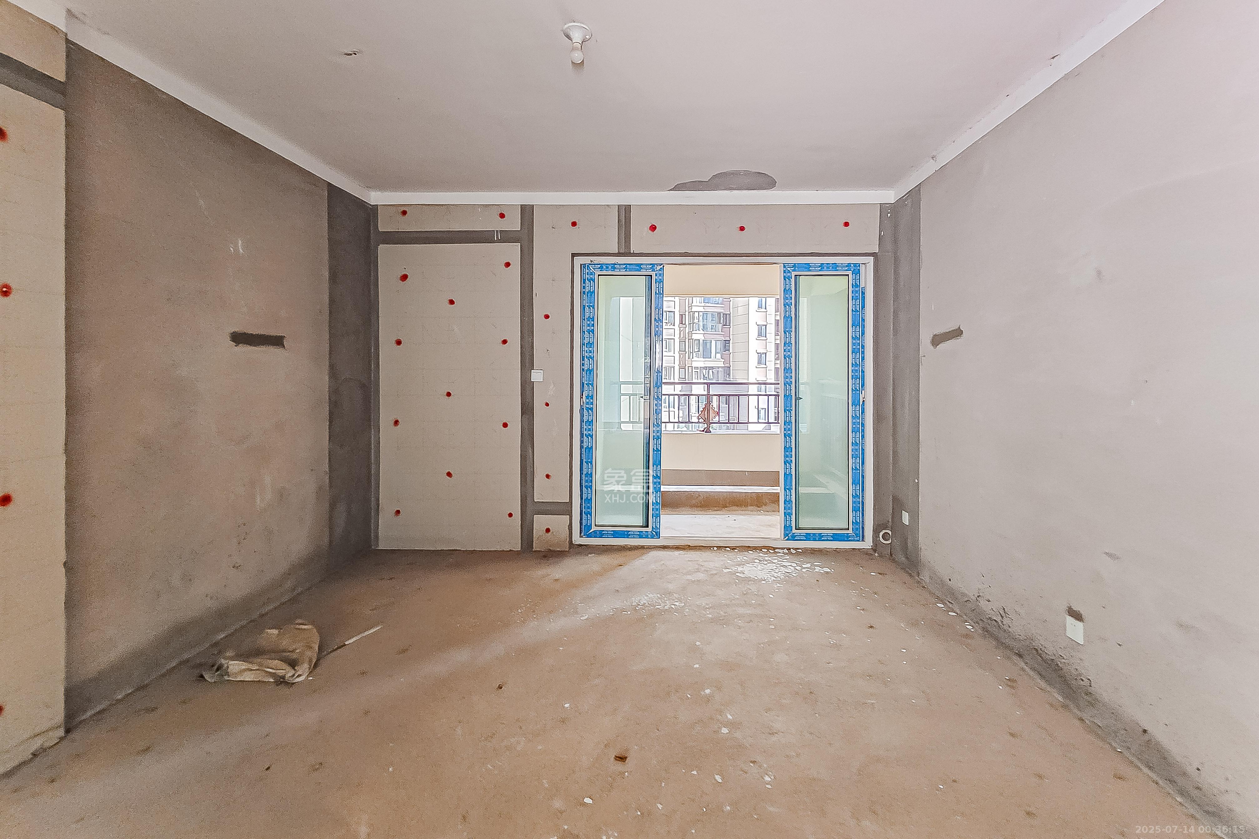 克拉美丽山庄(晟领国际)  4室2厅2卫    127.0万 克拉美丽山庄(晟领国际)  4室2厅2卫    127.0万客厅