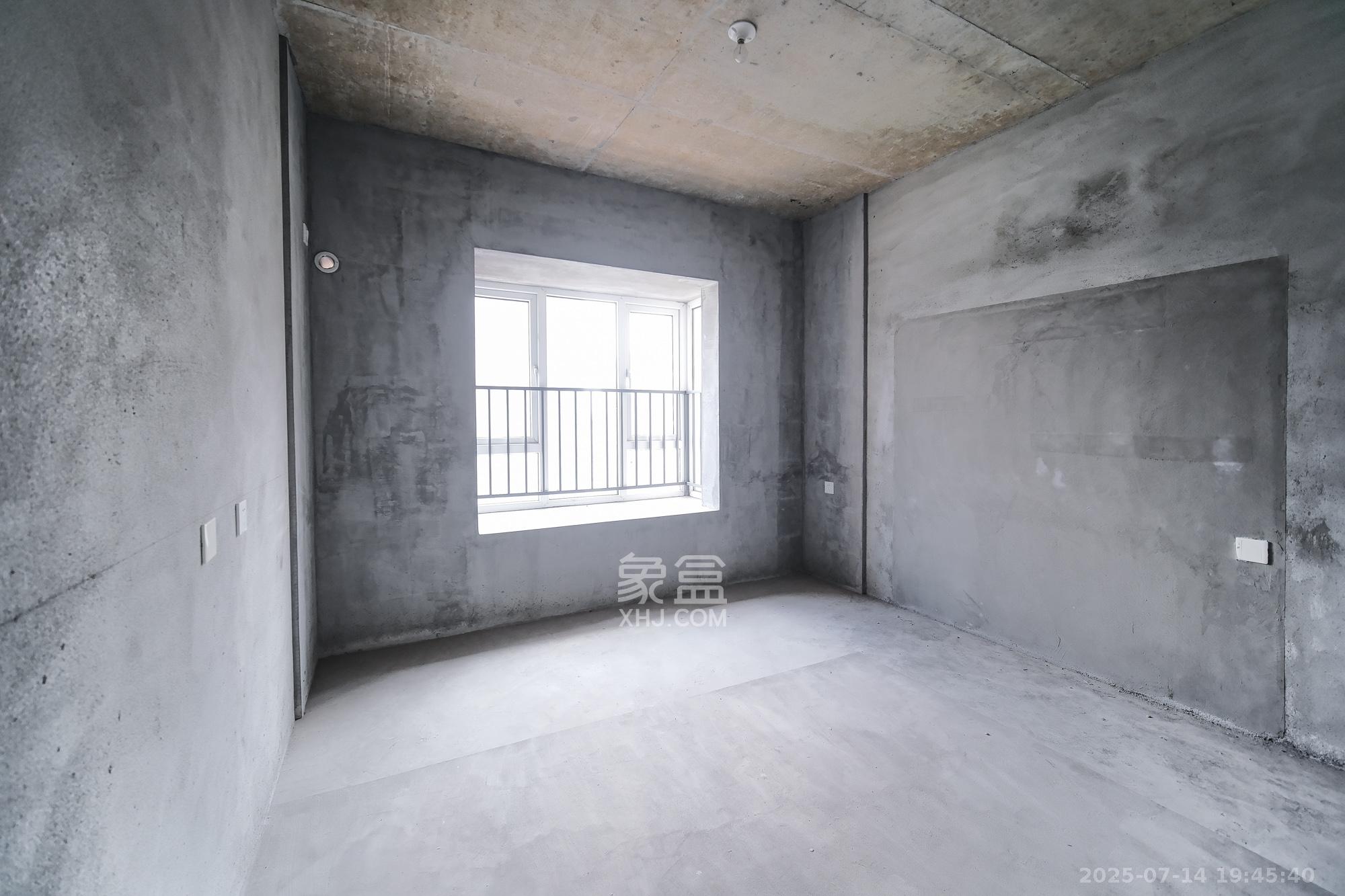 荣盛花语城 3室2厅1卫 46.8万 荣盛花语城 3室2厅1卫 46.8万卧室