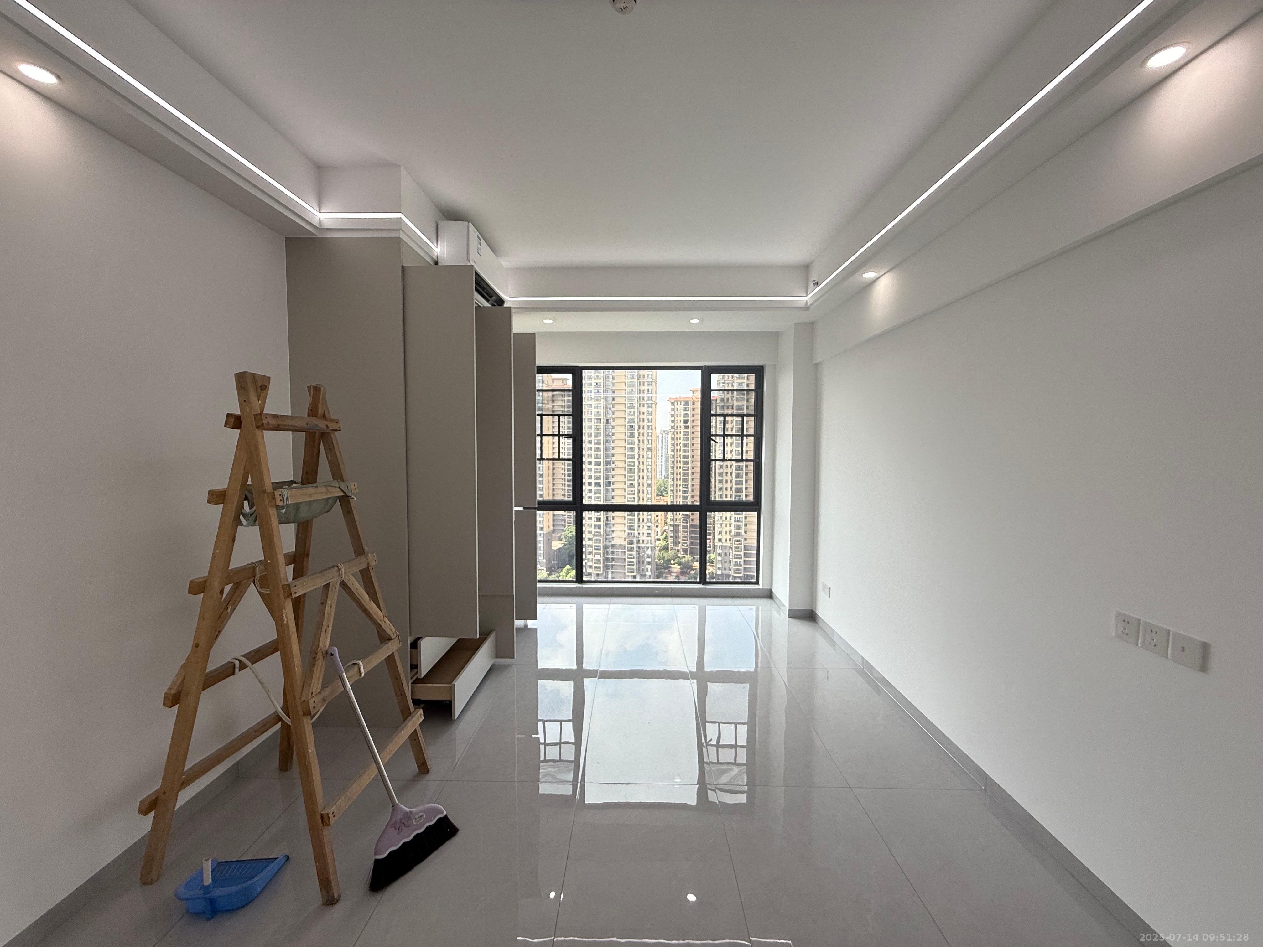 鄱阳汇金中心  1室0厅0卫    1400.0元/月 鄱阳汇金中心  1室0厅0卫    1400.0元/月室内图