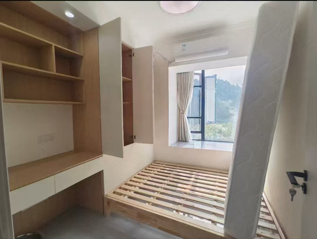 中建凤栖台  3室2厅1卫   65.00万客厅
