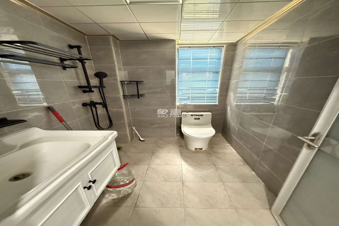 丽晶温泉海景花园一期(别名:丽晶维港、丽晶海景花园) 2室2厅1卫 3000.0元/月 丽晶温泉海景花园一期(别名:丽晶维港、丽晶海景花园) 2室2厅1卫 3000.0元/月室内图