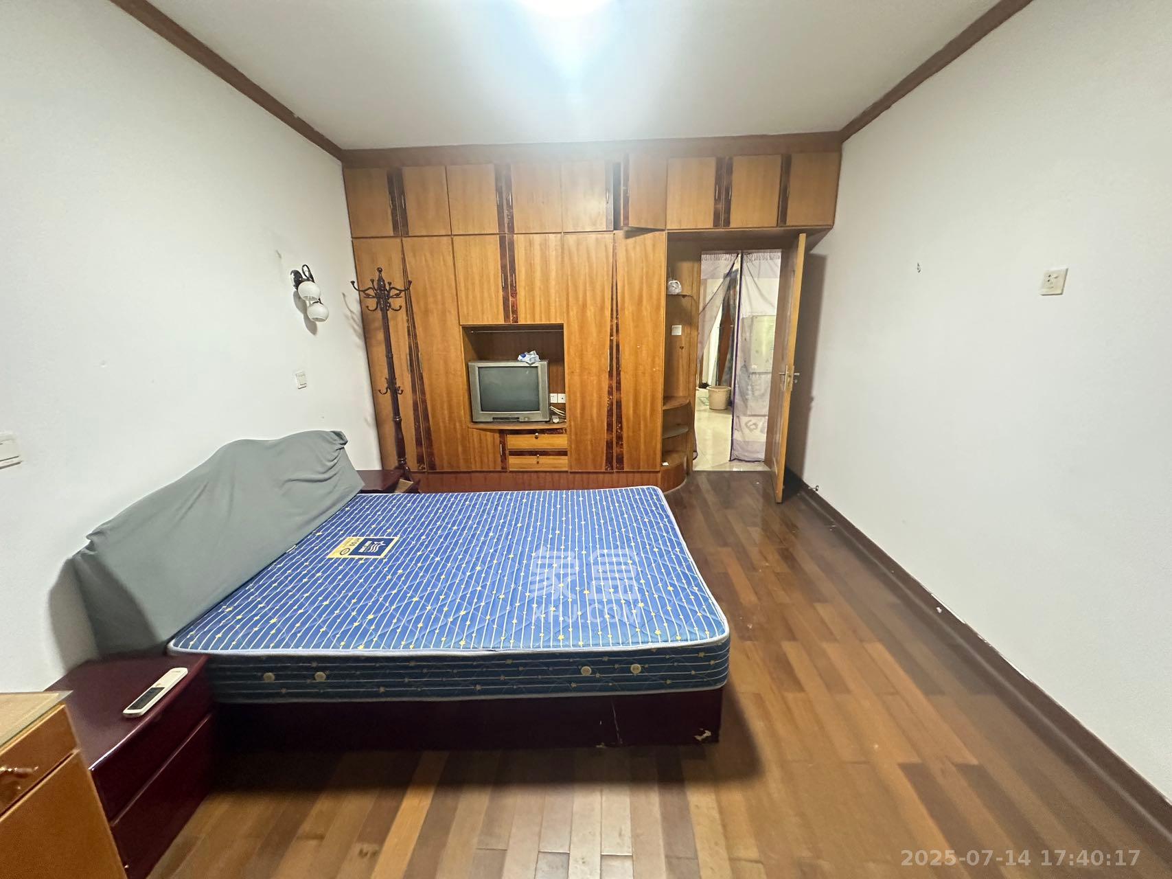 恩瑞麓山名园(龙王港小区) 3室2厅1卫 2500.0元/月 恩瑞麓山名园(龙王港小区) 3室2厅1卫 2500.0元/月室内图