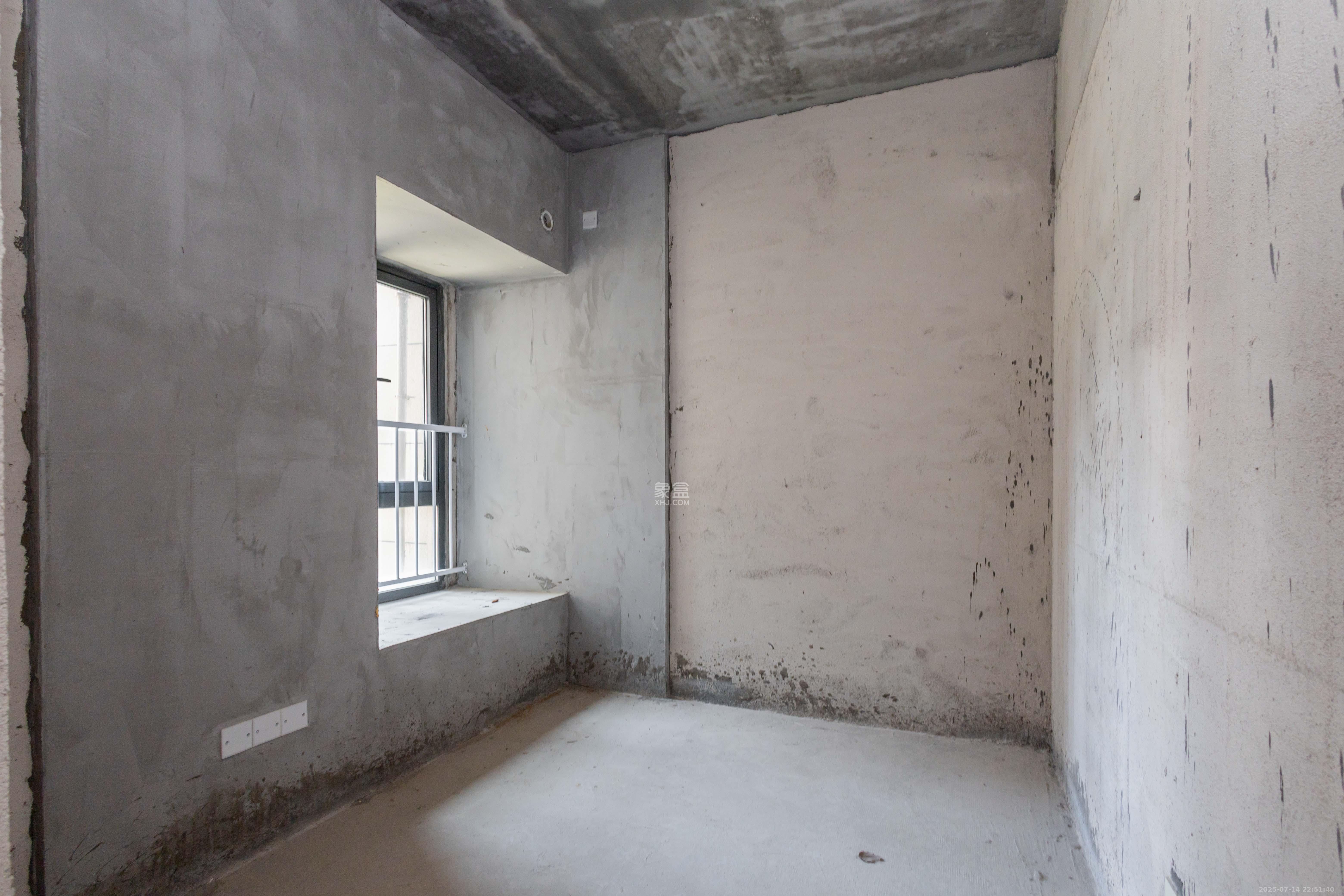 恒大江湾 3室2厅1卫 79.8万 恒大江湾 3室2厅1卫 79.8万卧室