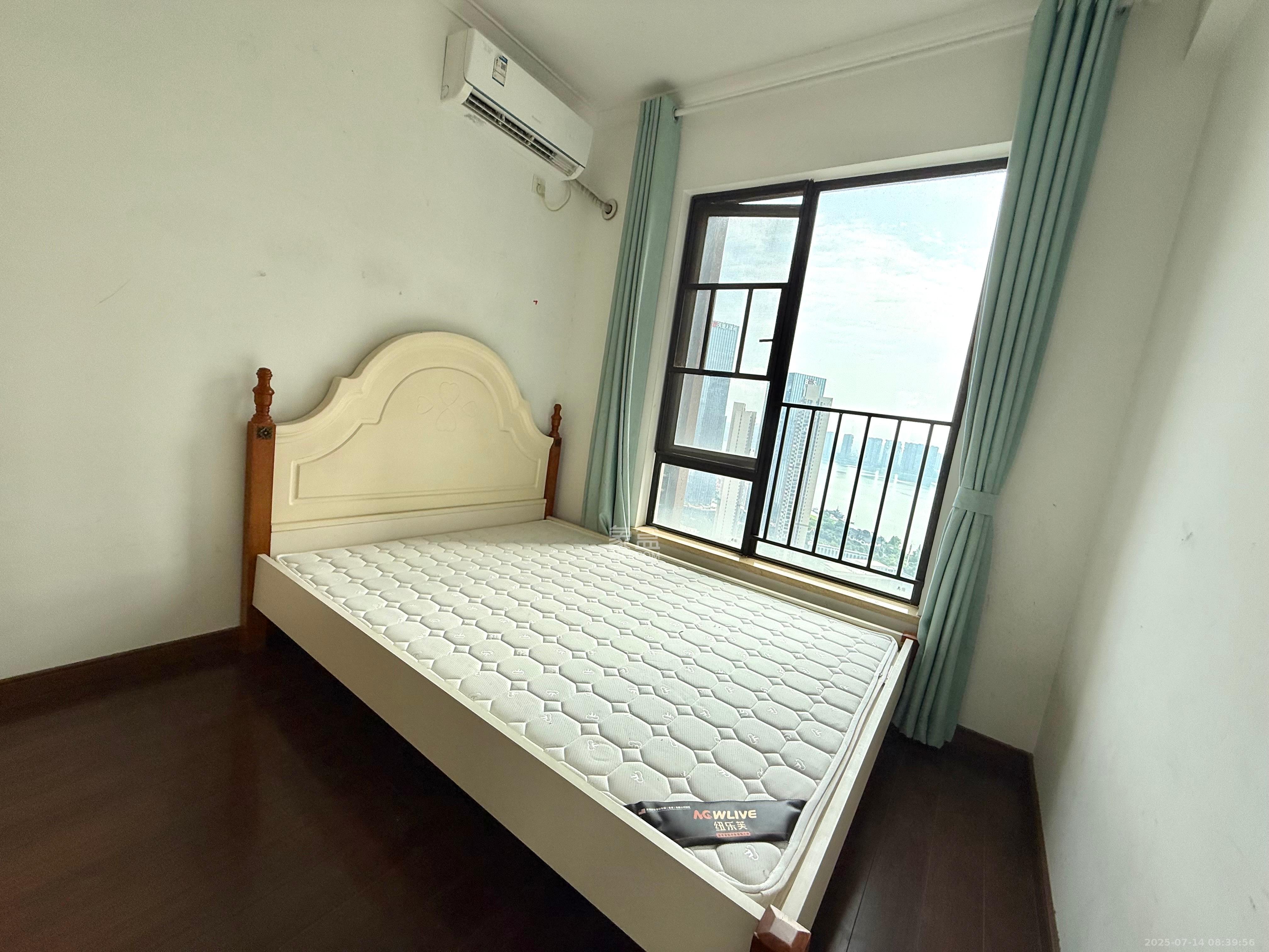 万科里金域国际  4室2厅2卫    4000.0元/月室内图