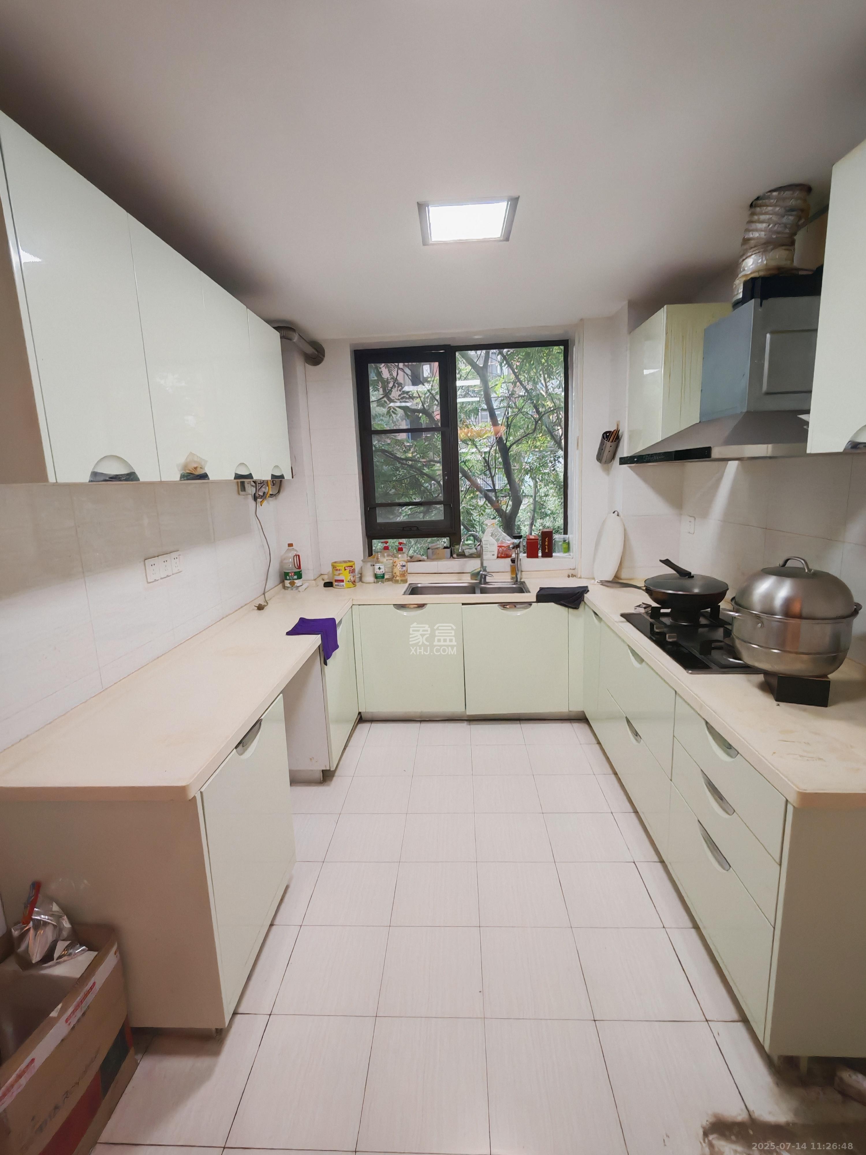 绿地公馆(绿地名邸)  4室2厅2卫    4000.0元/月 绿地公馆(绿地名邸)  4室2厅2卫    4000.0元/月室内图