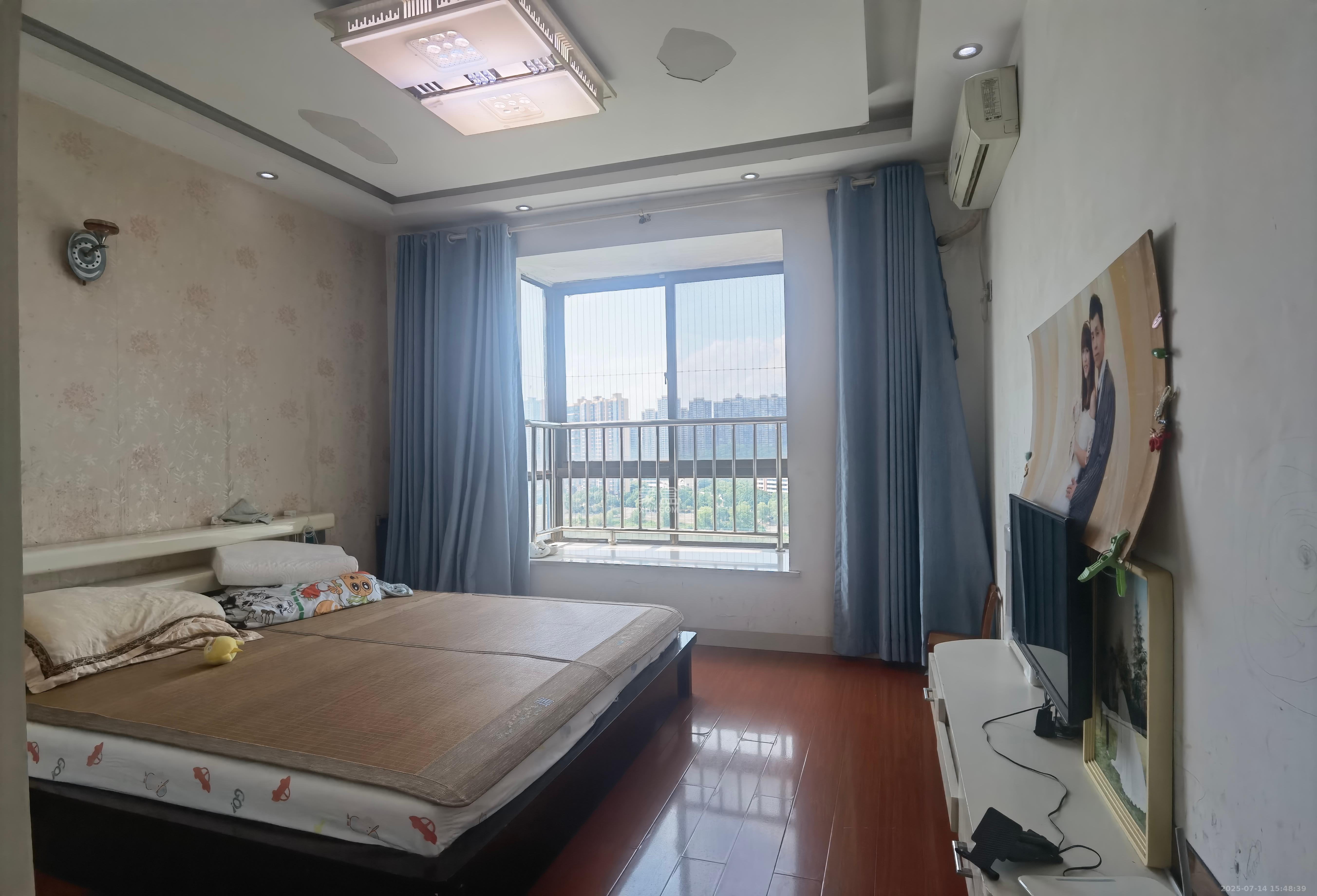 四方水岸(世方水岸)  3室2厅2卫   2600.00元/月室内图