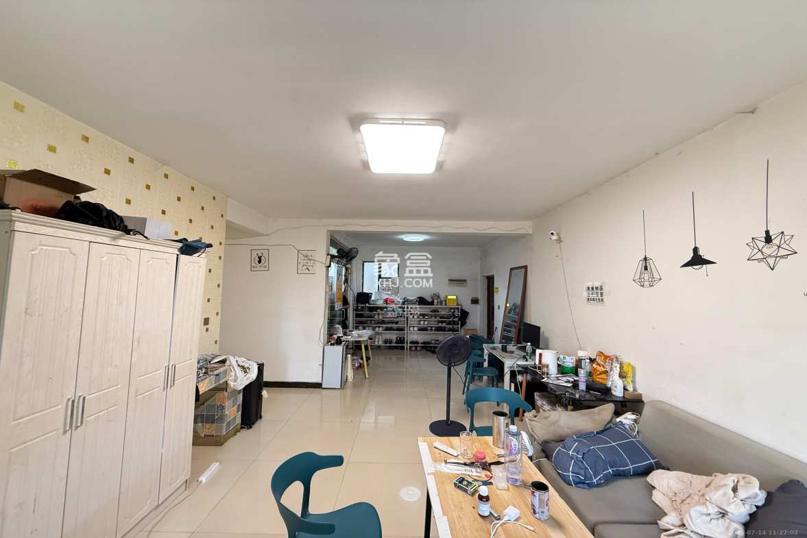 东城港 3室2厅2卫 2700.0元/月 东城港 3室2厅2卫 2700.0元/月室内图