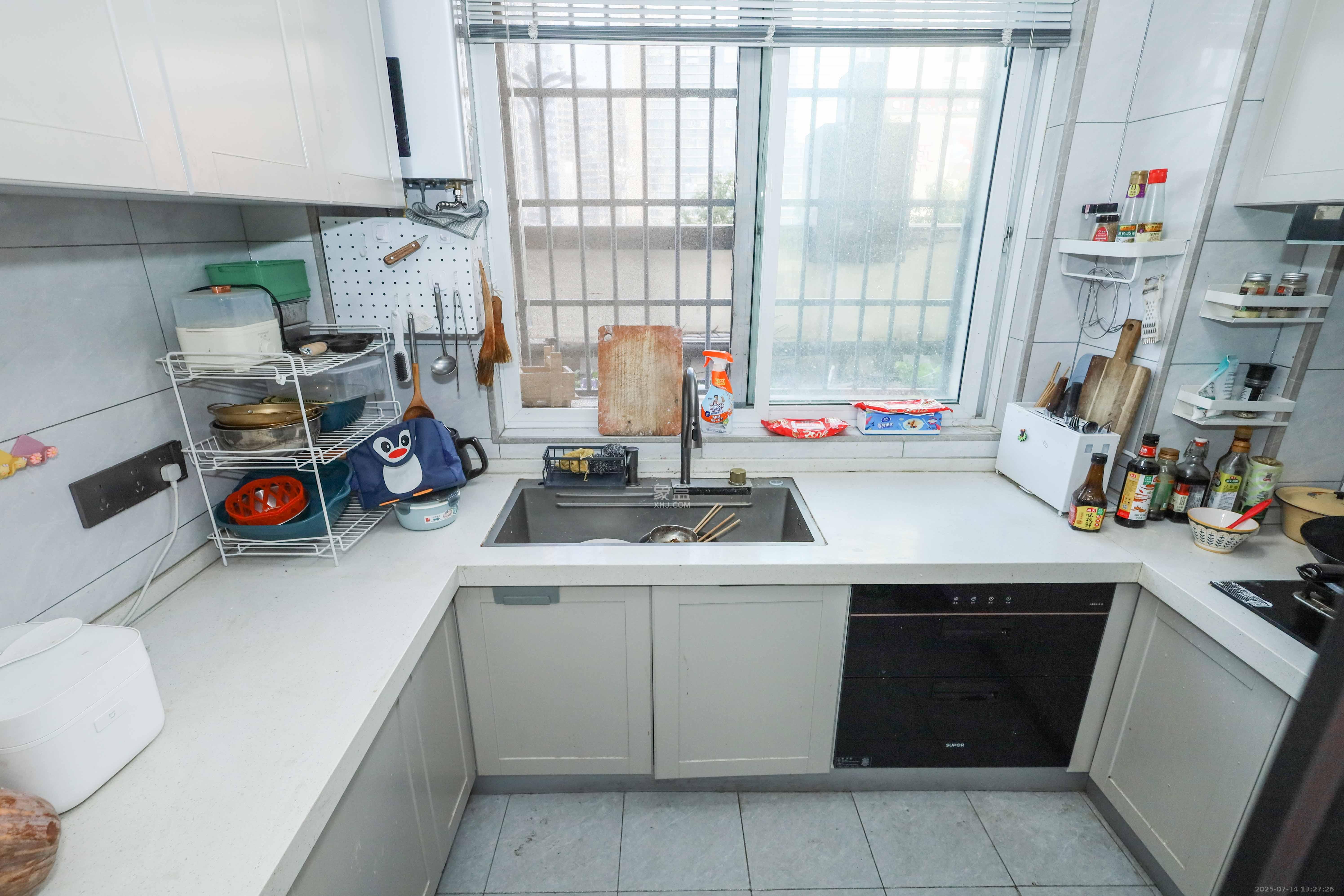 可可小城(麓谷可可小城)  3室2厅1卫    75.0万 可可小城(麓谷可可小城)  3室2厅1卫    75.0万厨房