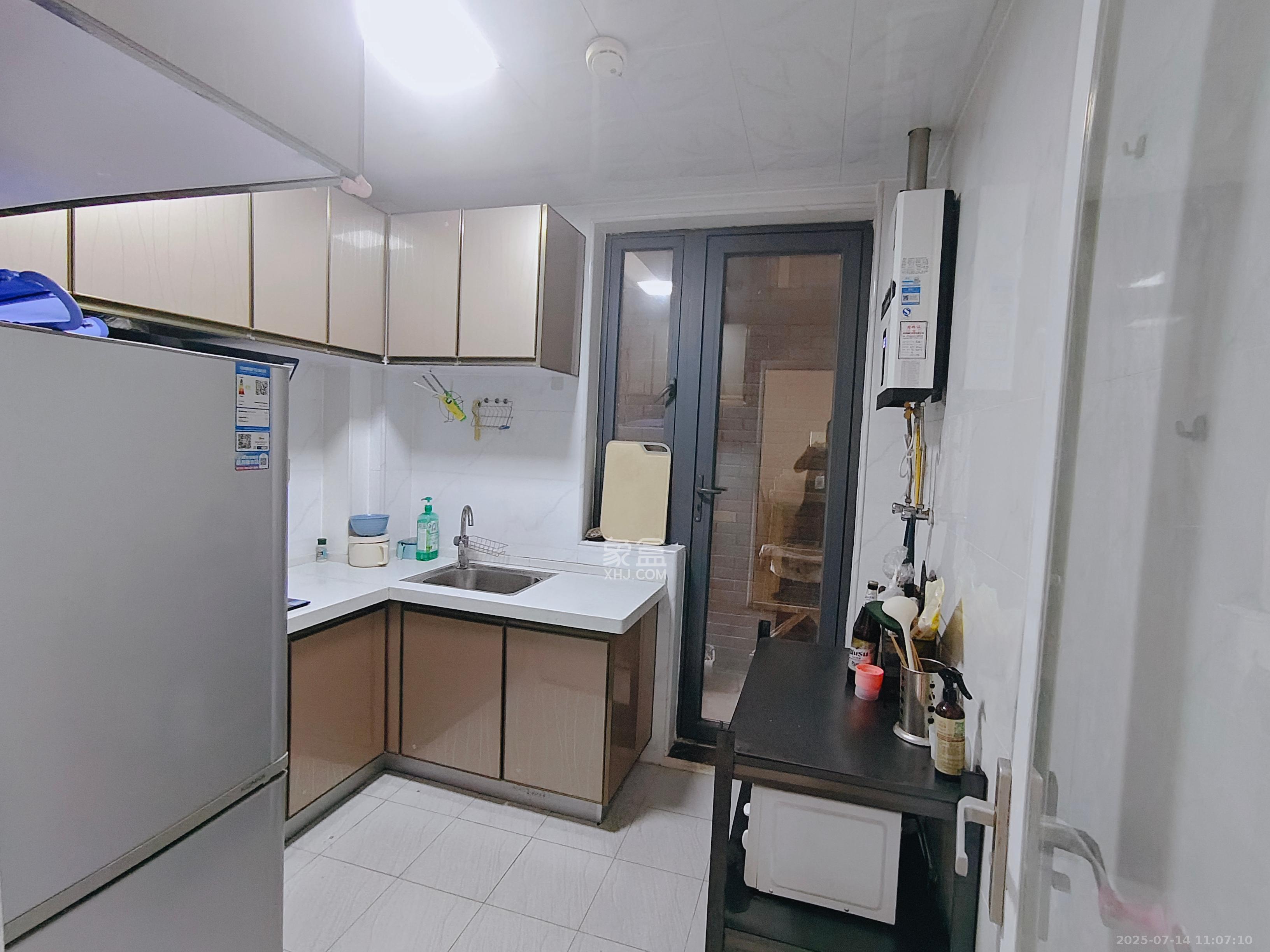 半山壹号  2室2厅1卫    2500.0元/月 半山壹号  2室2厅1卫    2500.0元/月室内图