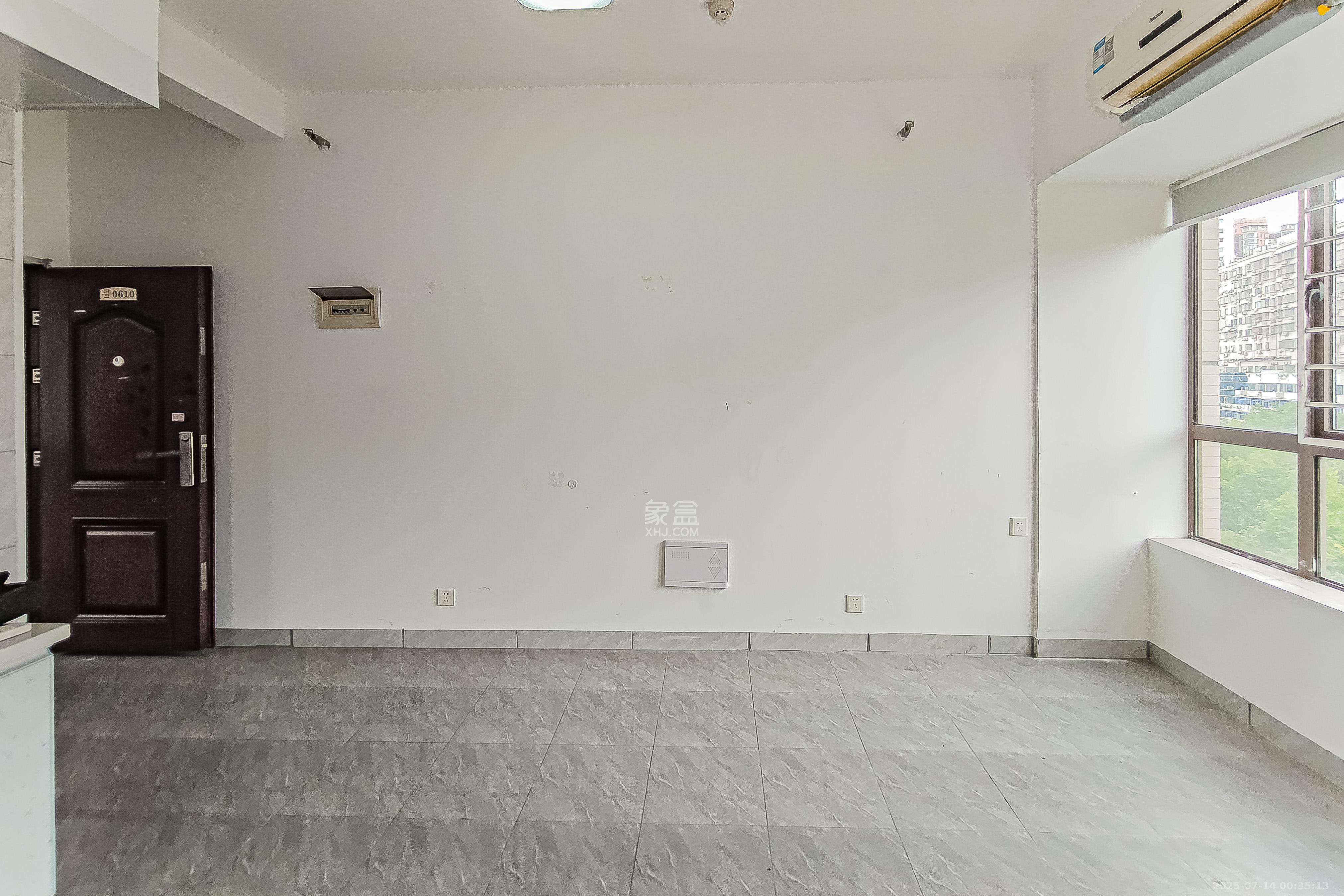 雅第大厦  1室0厅1卫    28.8万 雅第大厦  1室0厅1卫    28.8万卧室