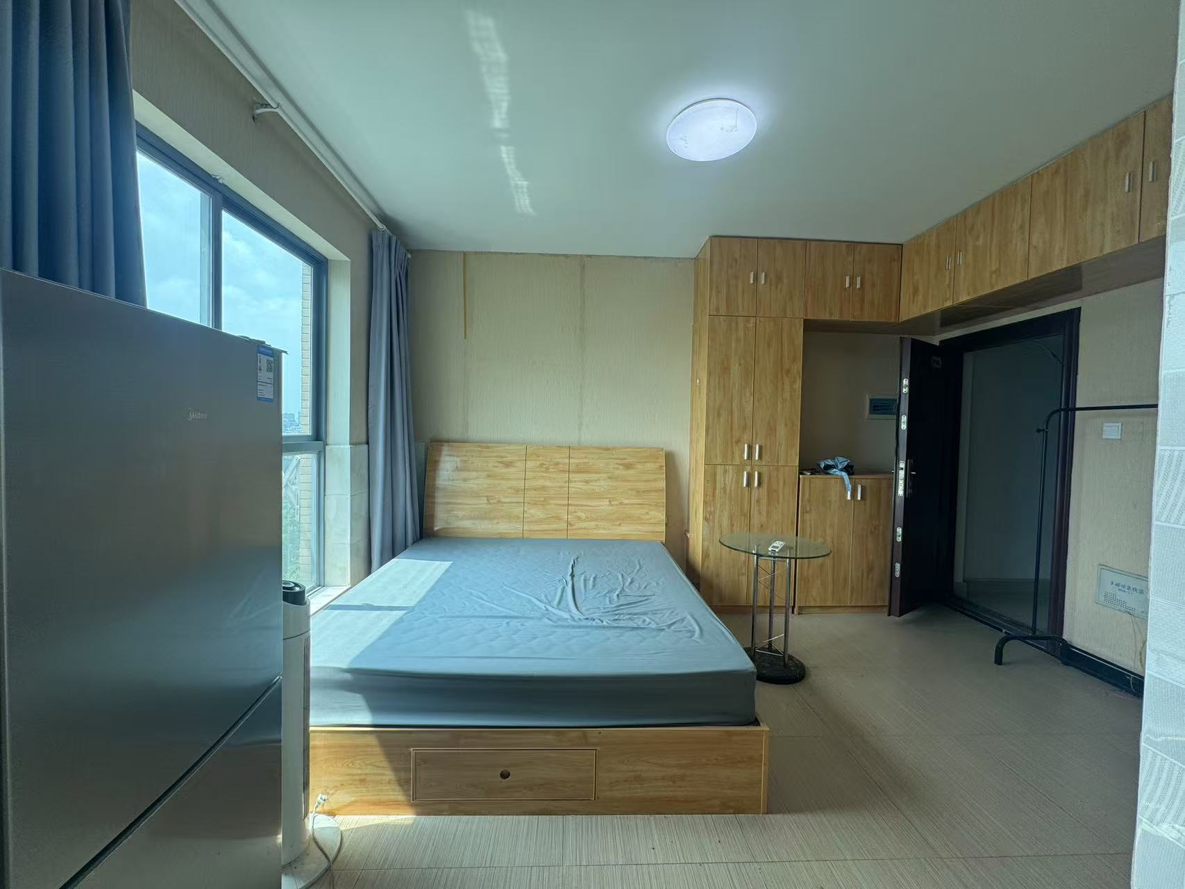 鹏利广场 1室1厅1卫 1000.0元/月 鹏利广场 1室1厅1卫 1000.0元/月室内图