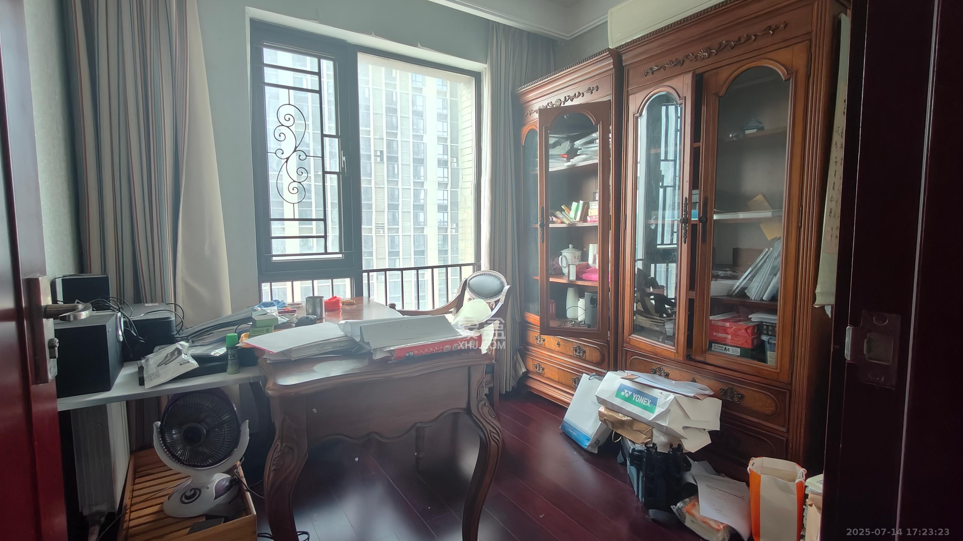 中海国际二期  4室2厅2卫    2500.0元/月 中海国际二期  4室2厅2卫    2500.0元/月室内图