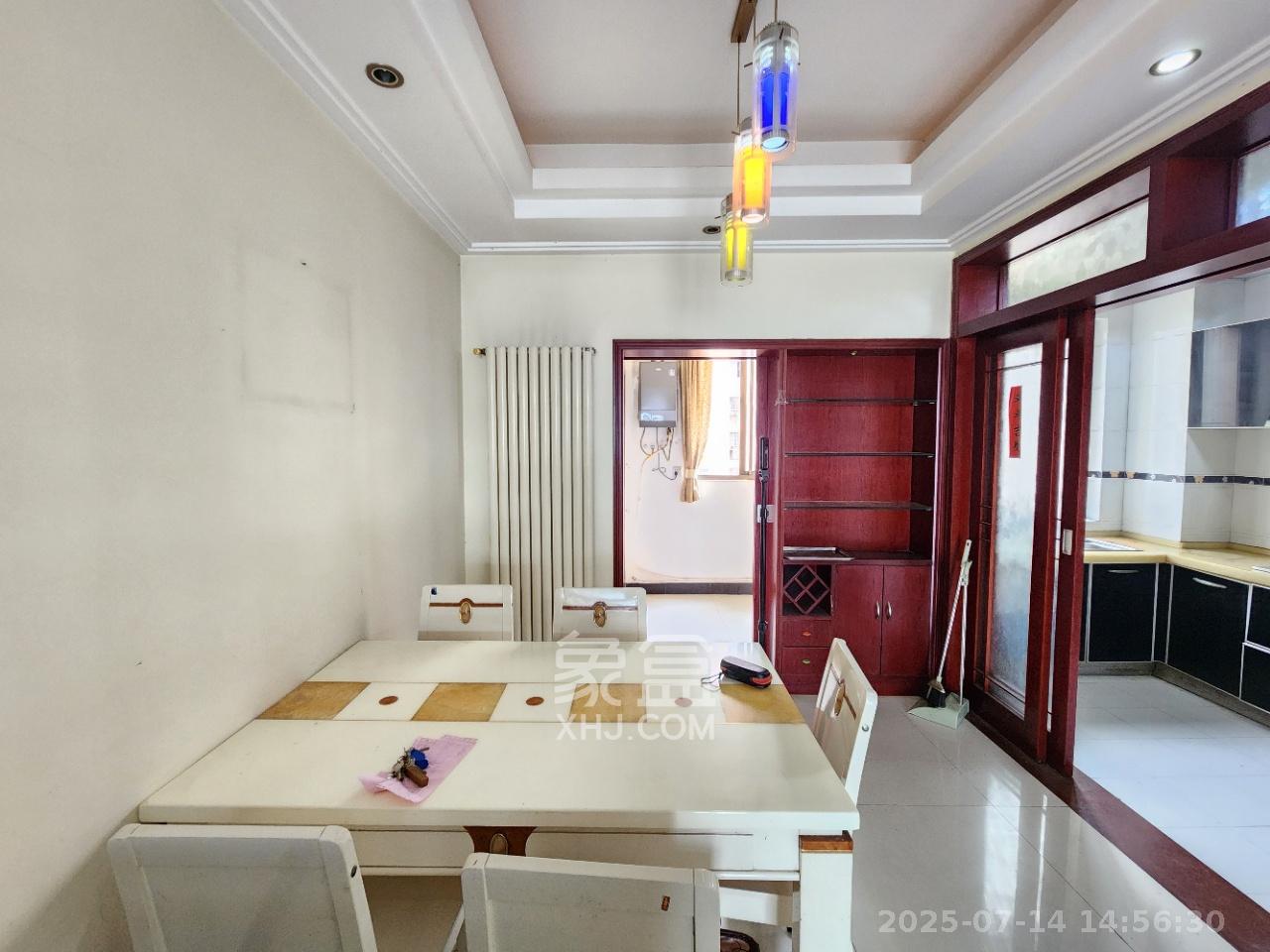 西岸润泽府 4室2厅2卫 3200.0元/月 西岸润泽府 4室2厅2卫 3200.0元/月室内图