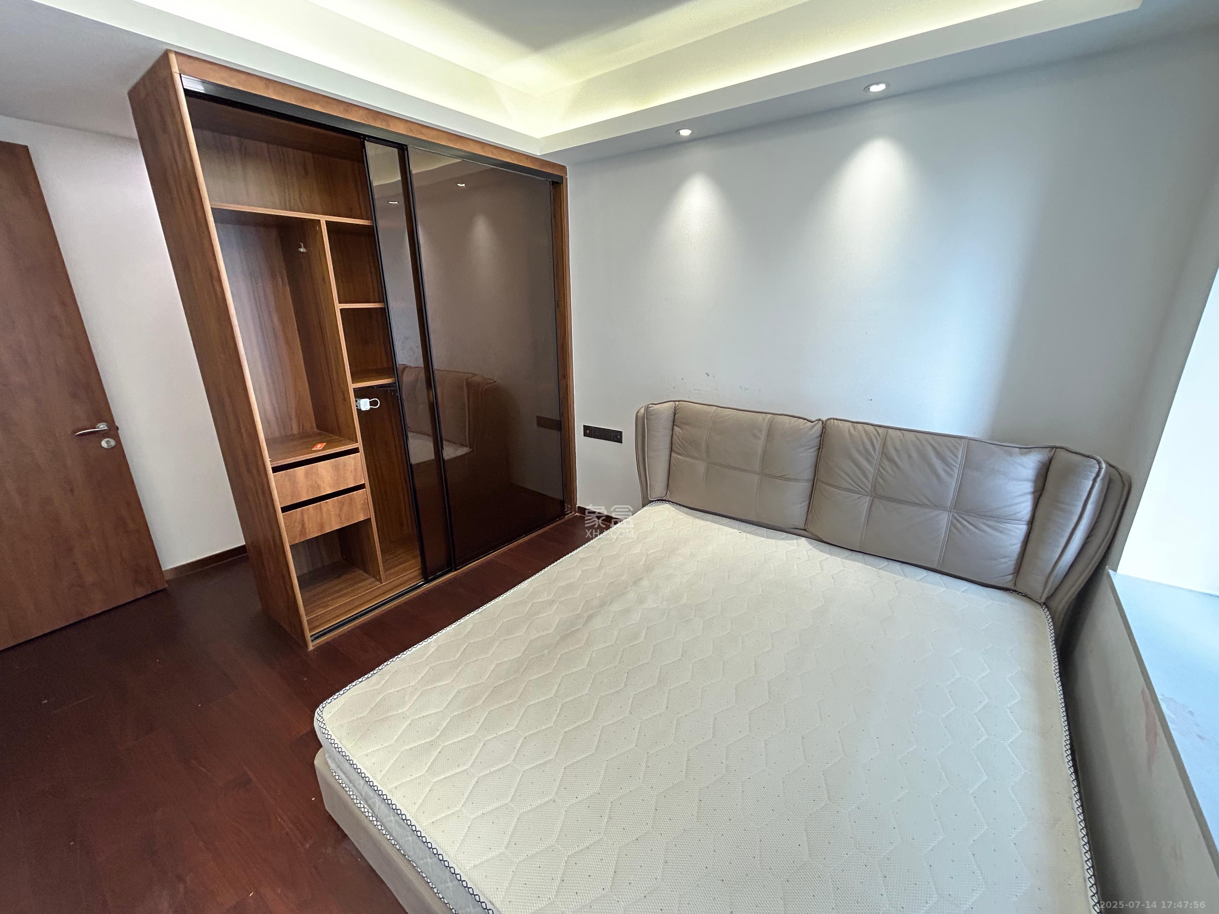 梅溪悦章  3室2厅2卫   3500.00元/月室内图
