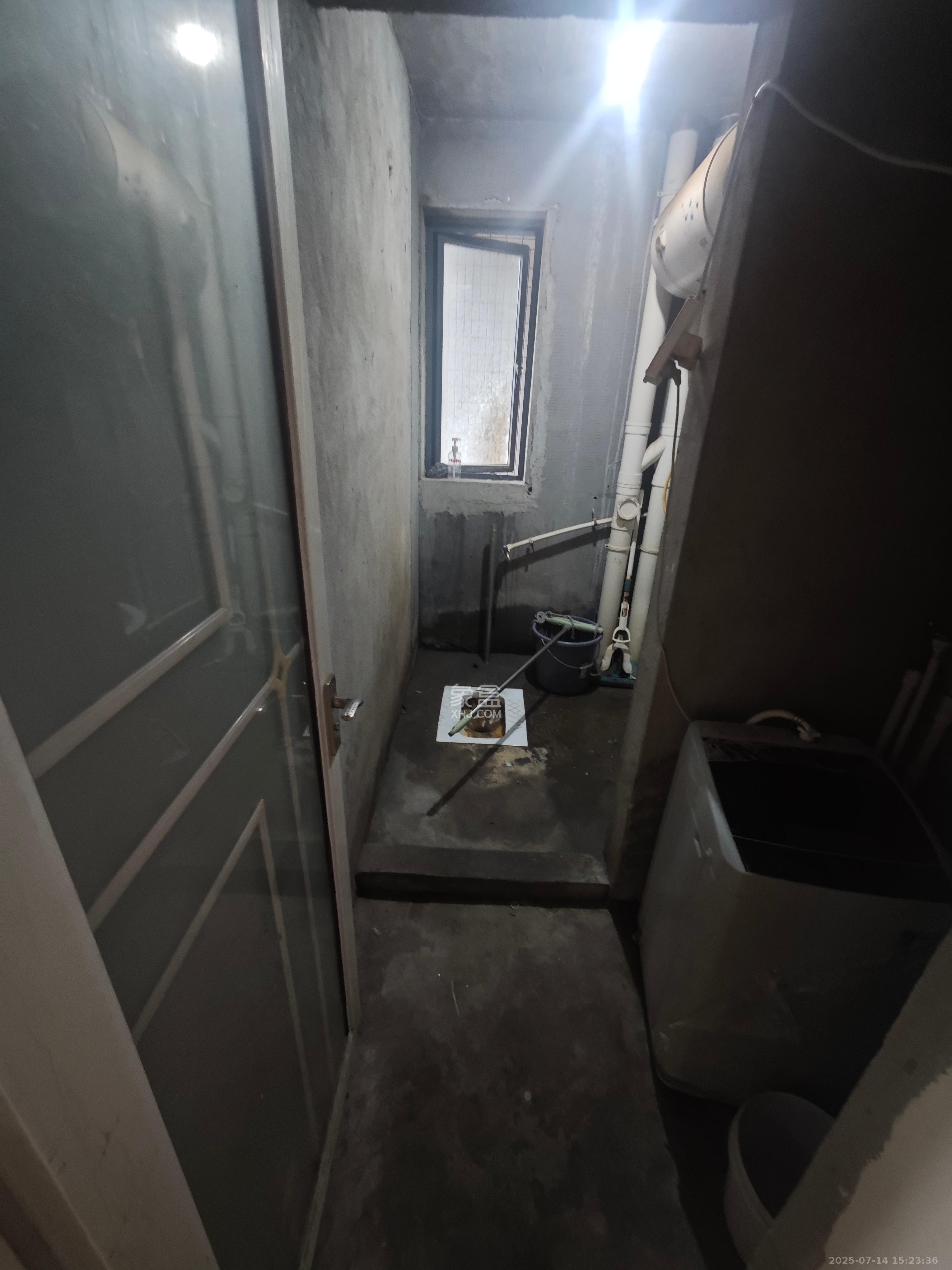 长大彩虹都  3室2厅1卫    1500.0元/月 长大彩虹都  3室2厅1卫    1500.0元/月室内图