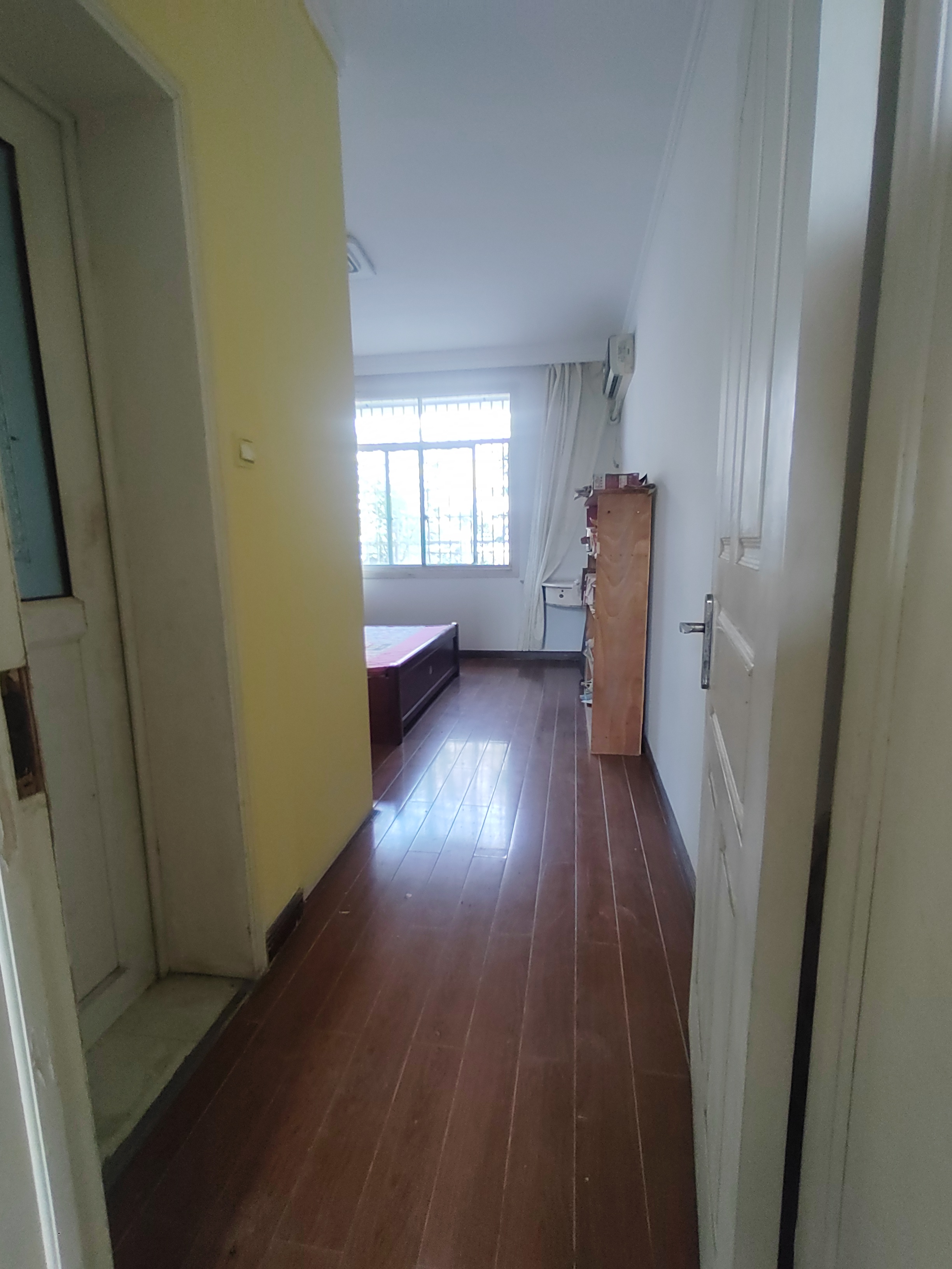 铂金玫瑰园  4室2厅2卫    48.8万 铂金玫瑰园  4室2厅2卫    48.8万客厅