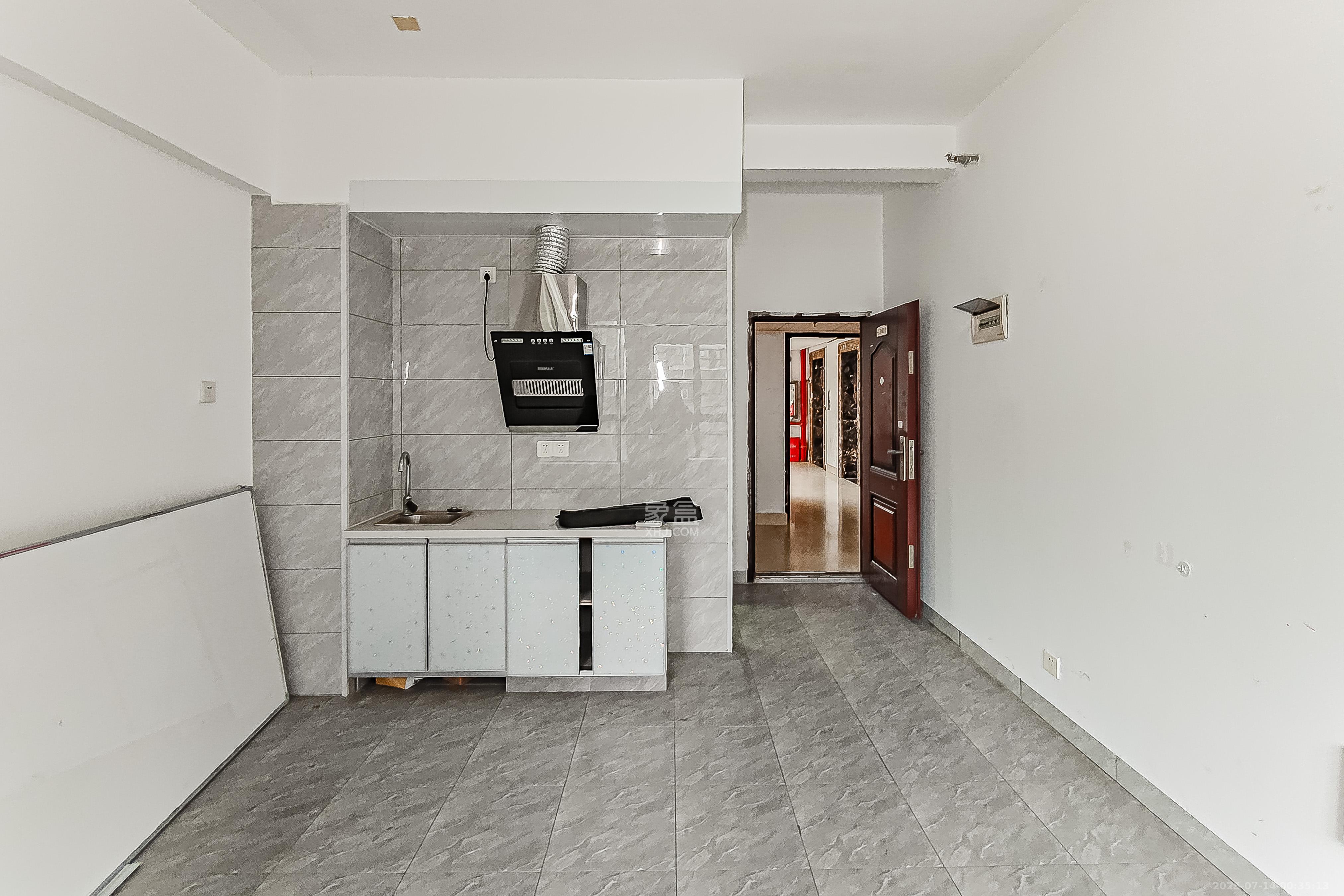 雅第大厦  1室0厅1卫    28.8万 雅第大厦  1室0厅1卫    28.8万厨房