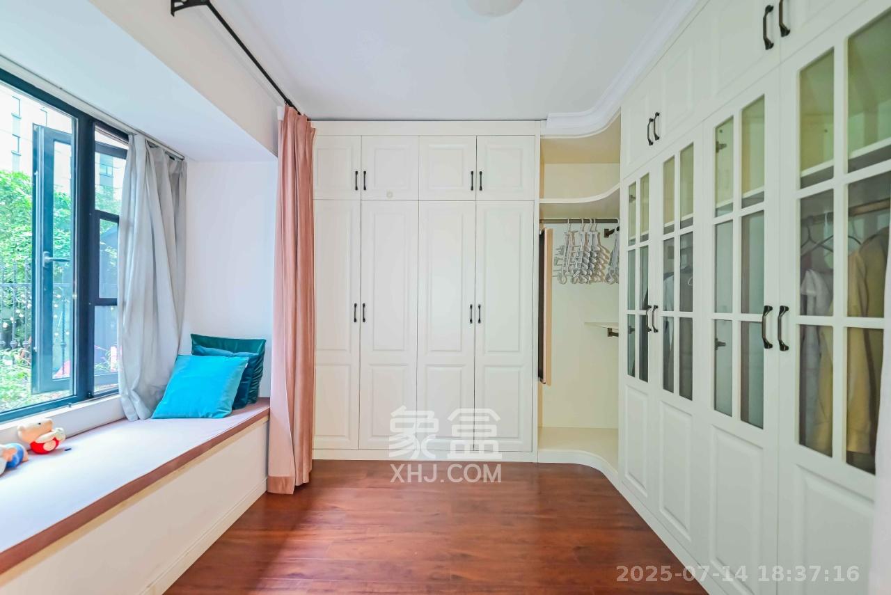 万科魅力之城观澜里  4室2厅2卫    6000.0元/月室内图