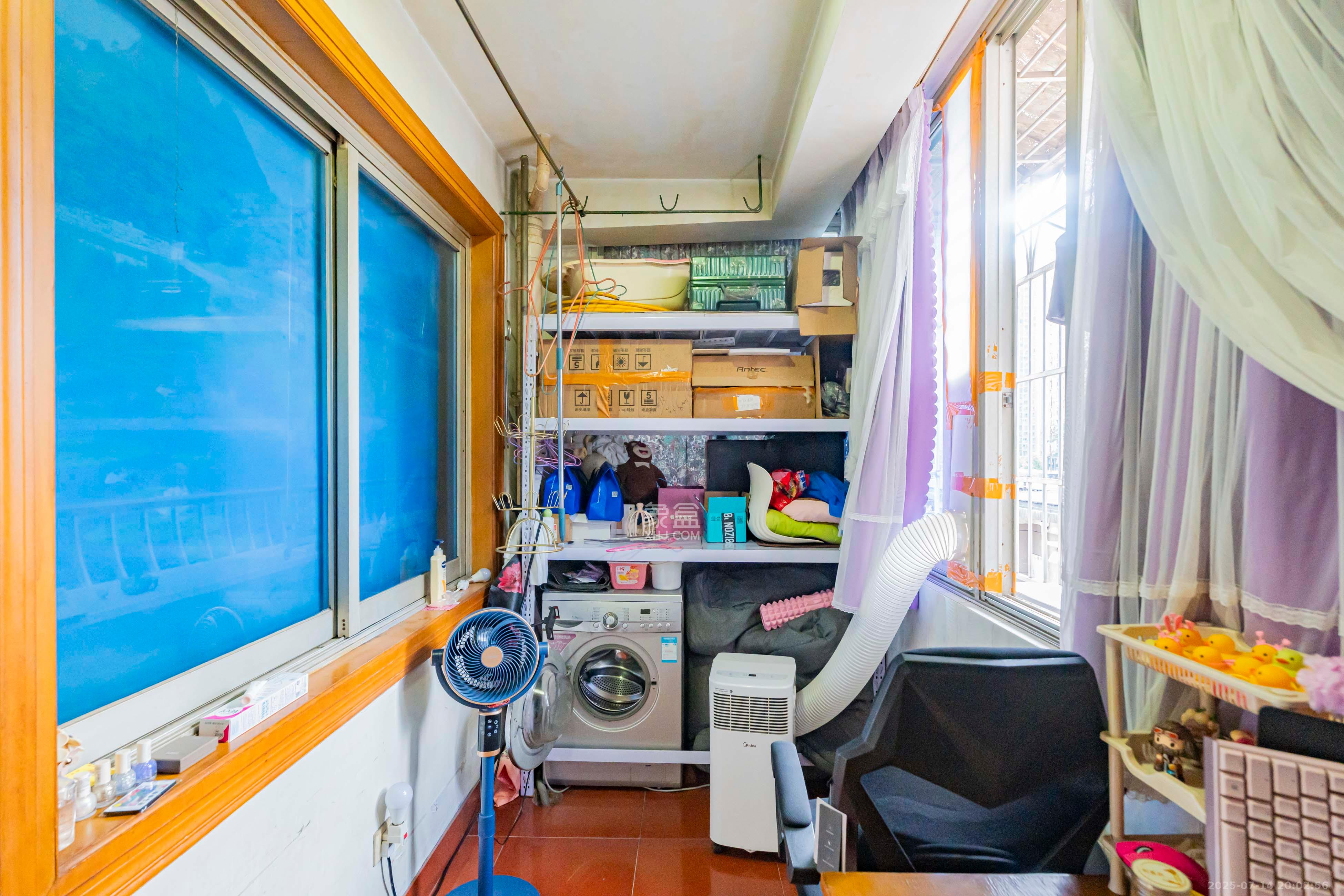 新奥燃气宿舍  2室2厅1卫    58.0万 新奥燃气宿舍  2室2厅1卫    58.0万阳台