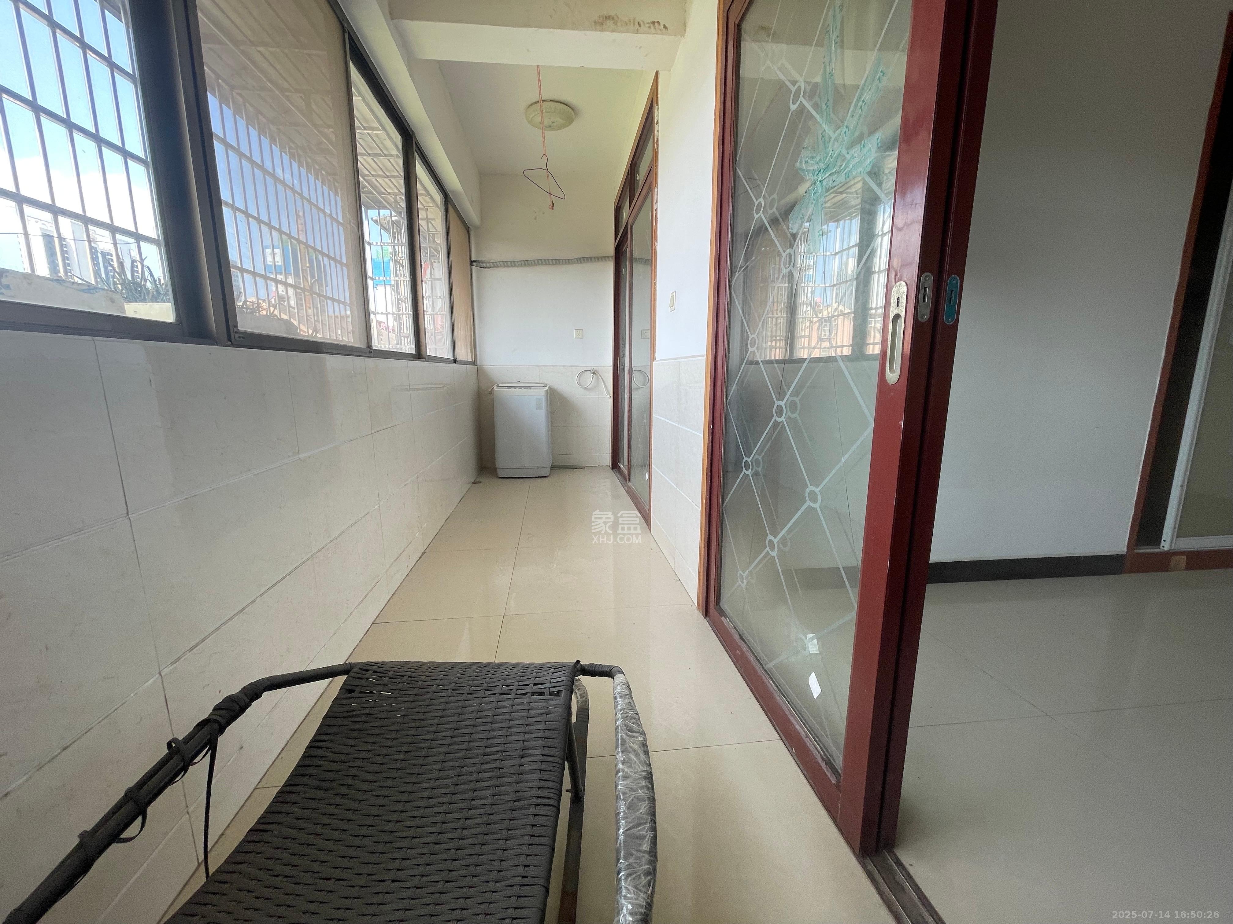新路小区  3室2厅2卫   1700.00元/月室内图