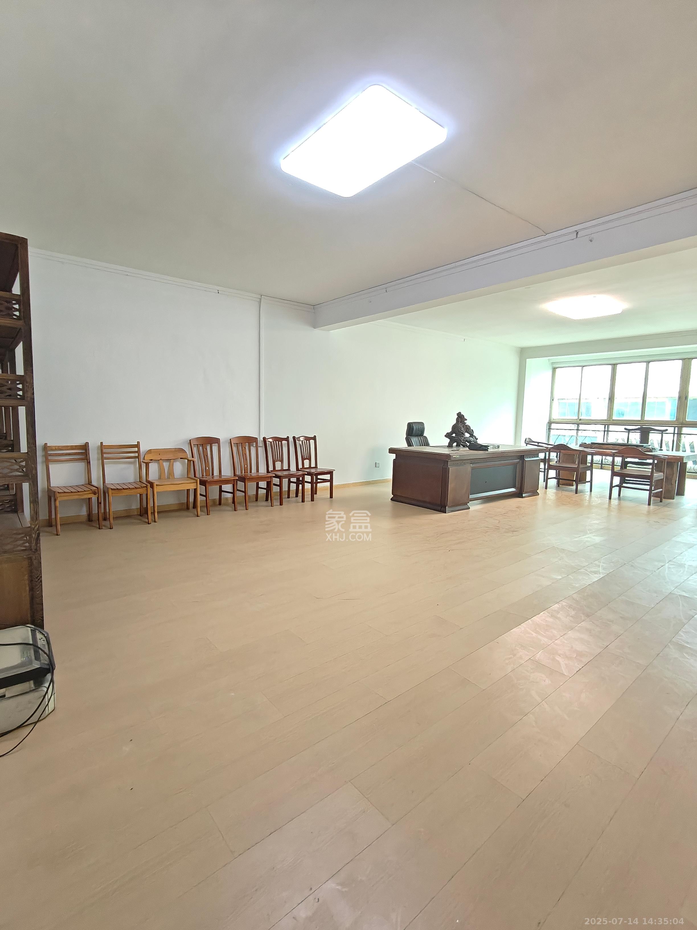 金佛大厦  4室2厅2卫   4800.00元/月室内图