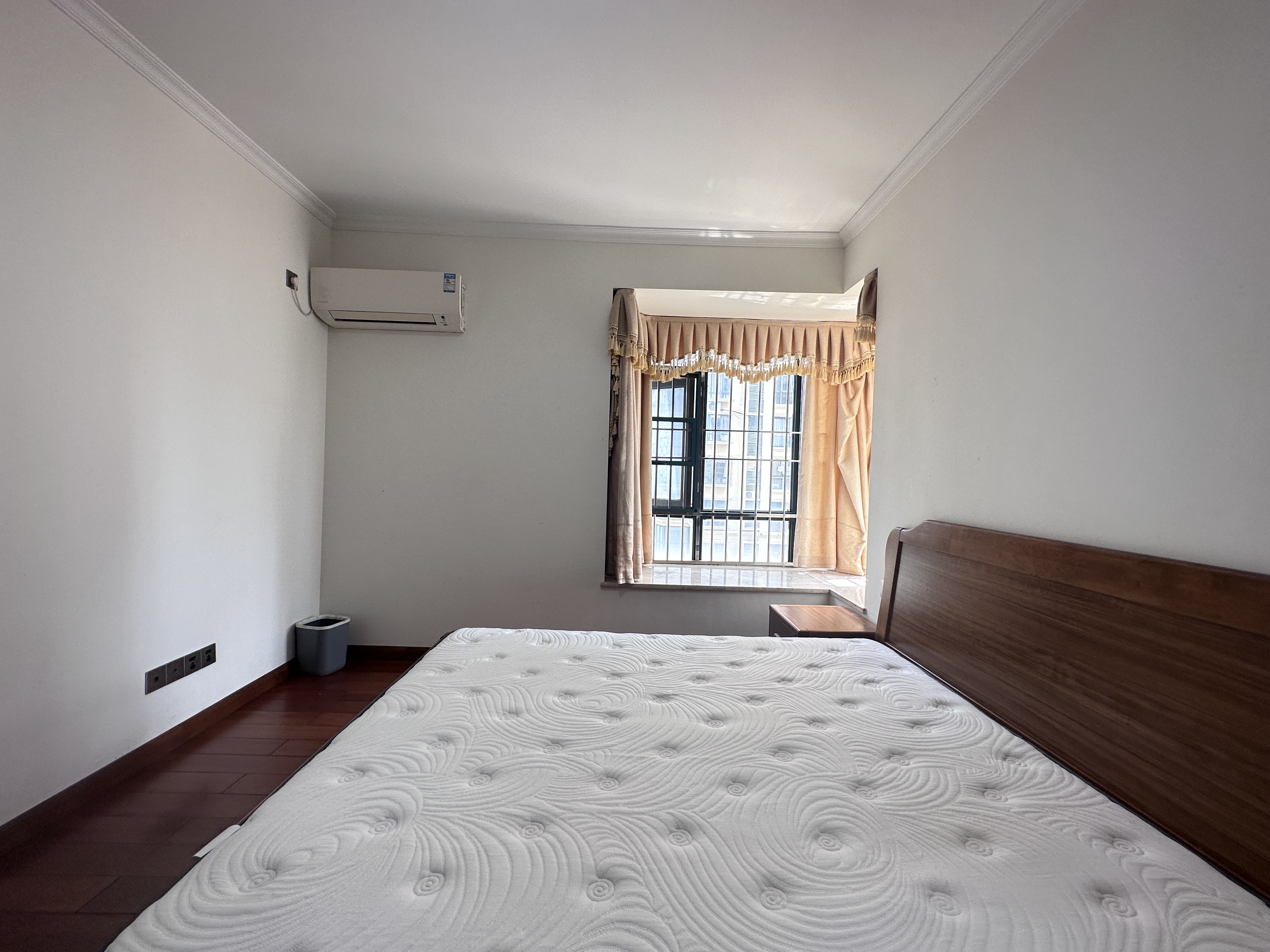 海阔天空-国瑞城一期(名仕苑) 3室2厅2卫 5000.0元/月 海阔天空-国瑞城一期(名仕苑) 3室2厅2卫 5000.0元/月室内图