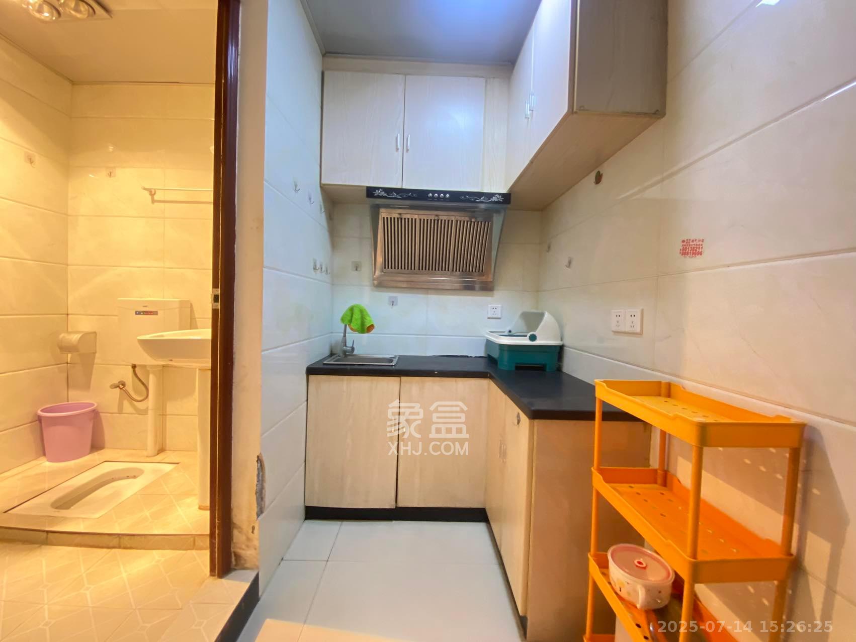 达美D6区 1室1厅1卫 1300.0元/月 达美D6区 1室1厅1卫 1300.0元/月室内图