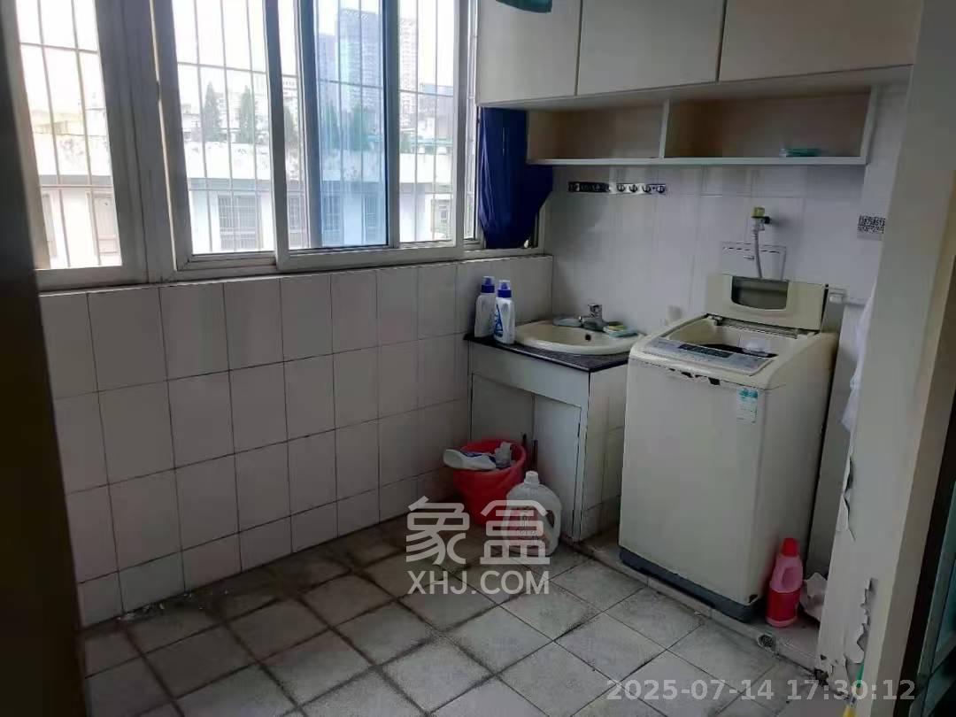 人民新村 2室1厅1卫 2000.0元/月 人民新村 2室1厅1卫 2000.0元/月室内图