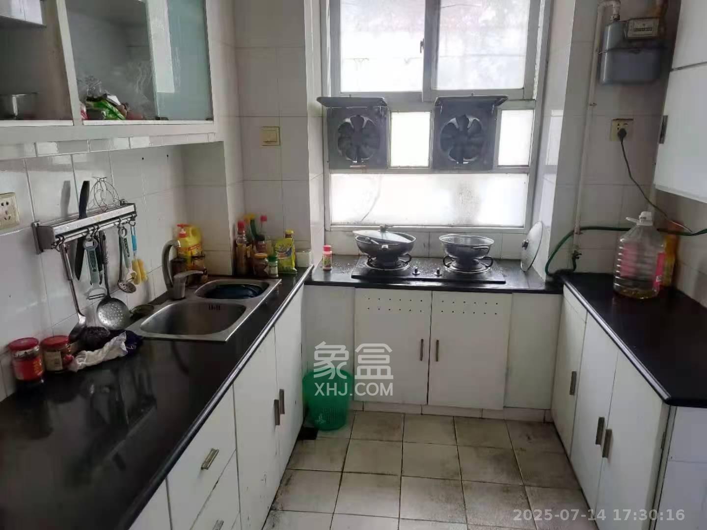 人民新村 2室1厅1卫 2000.0元/月 人民新村 2室1厅1卫 2000.0元/月室内图