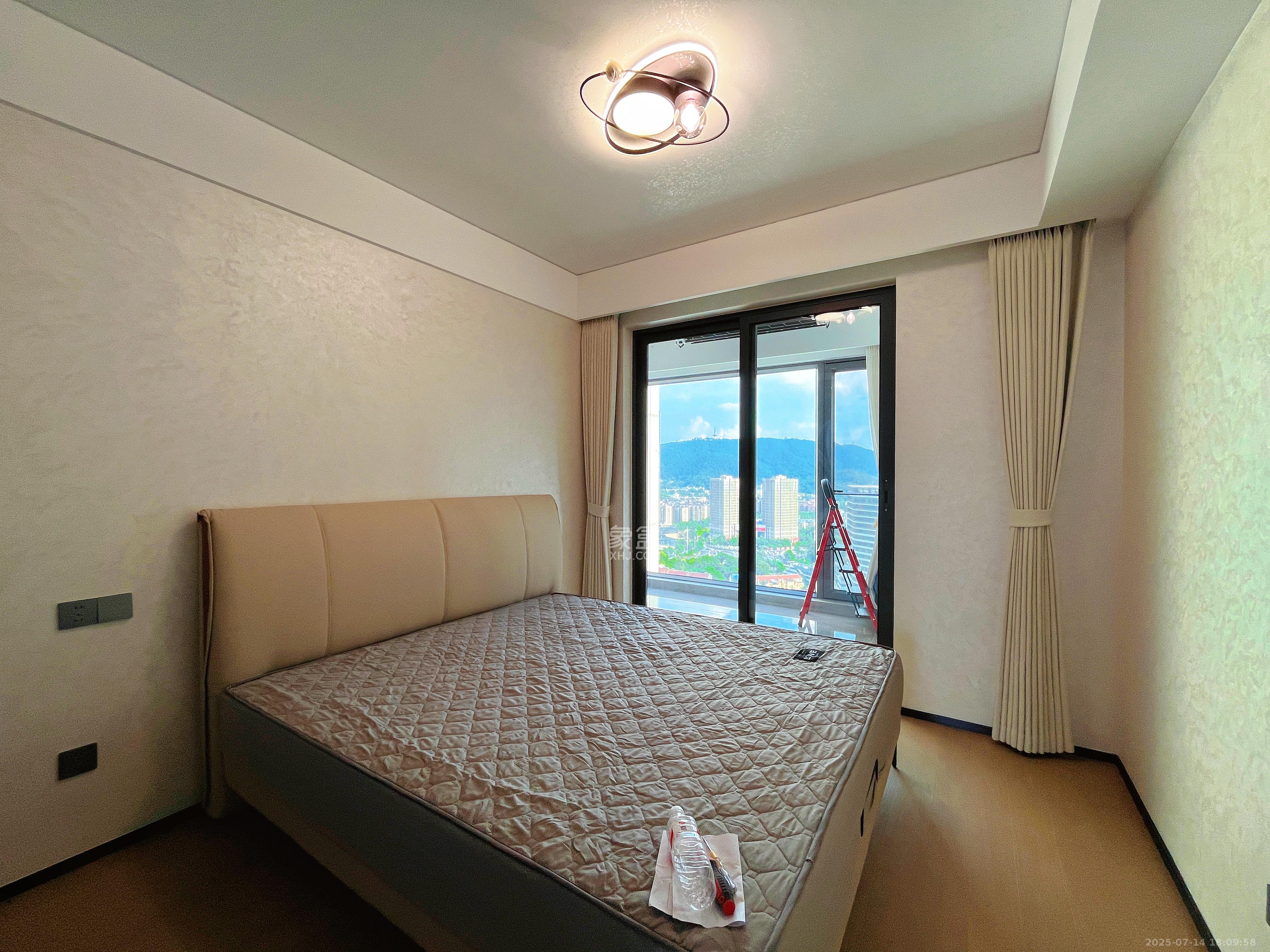 金地峯范 4室2厅2卫 4800.0元/月 金地峯范 4室2厅2卫 4800.0元/月室内图