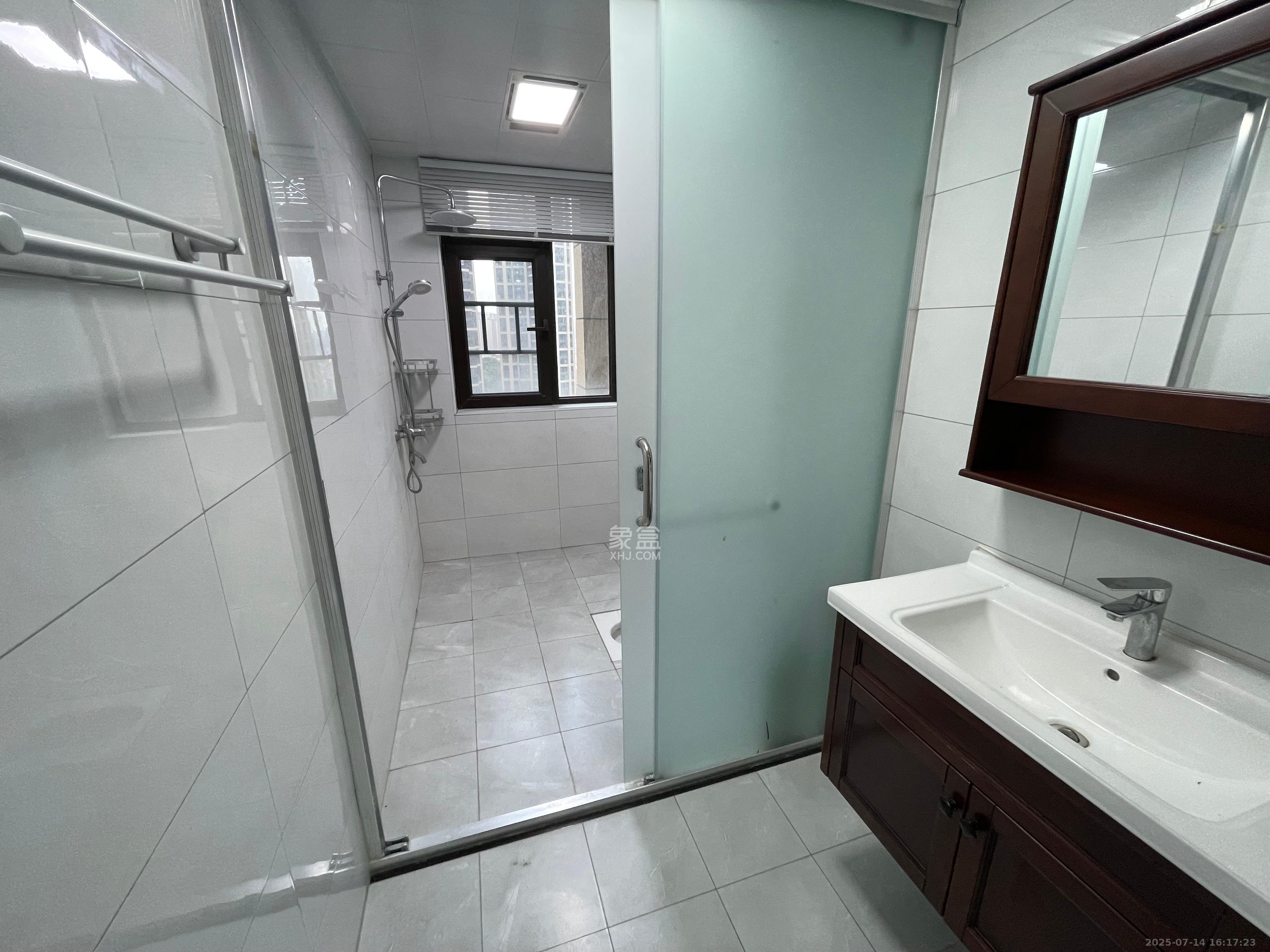 晟通牡丹舸 4室2厅2卫 4000.0元/月 晟通牡丹舸 4室2厅2卫 4000.0元/月室内图