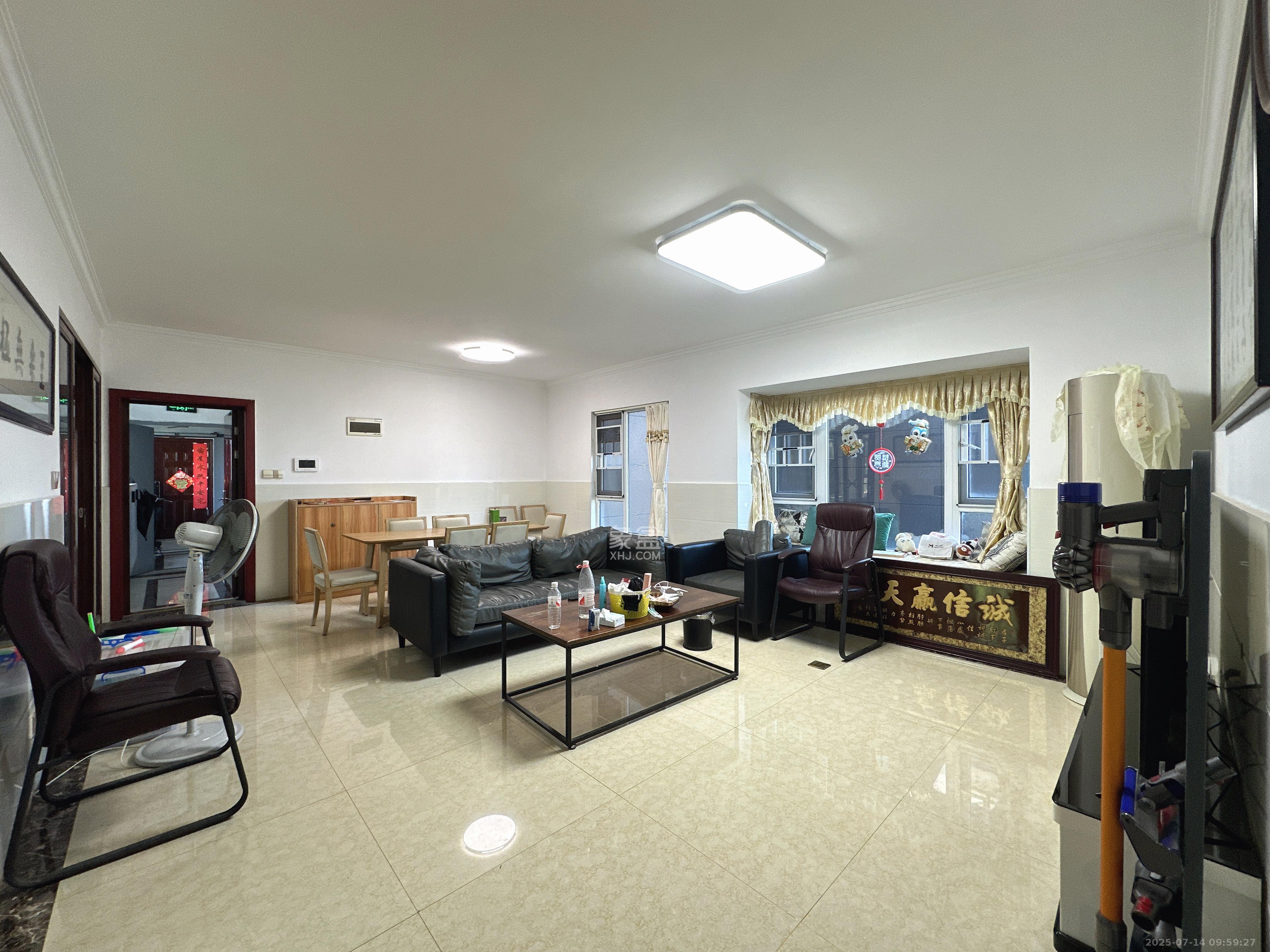 荣盛花语城 3室2厅1卫 2200.00元/月 荣盛花语城 3室2厅1卫 2200.00元/月室内图