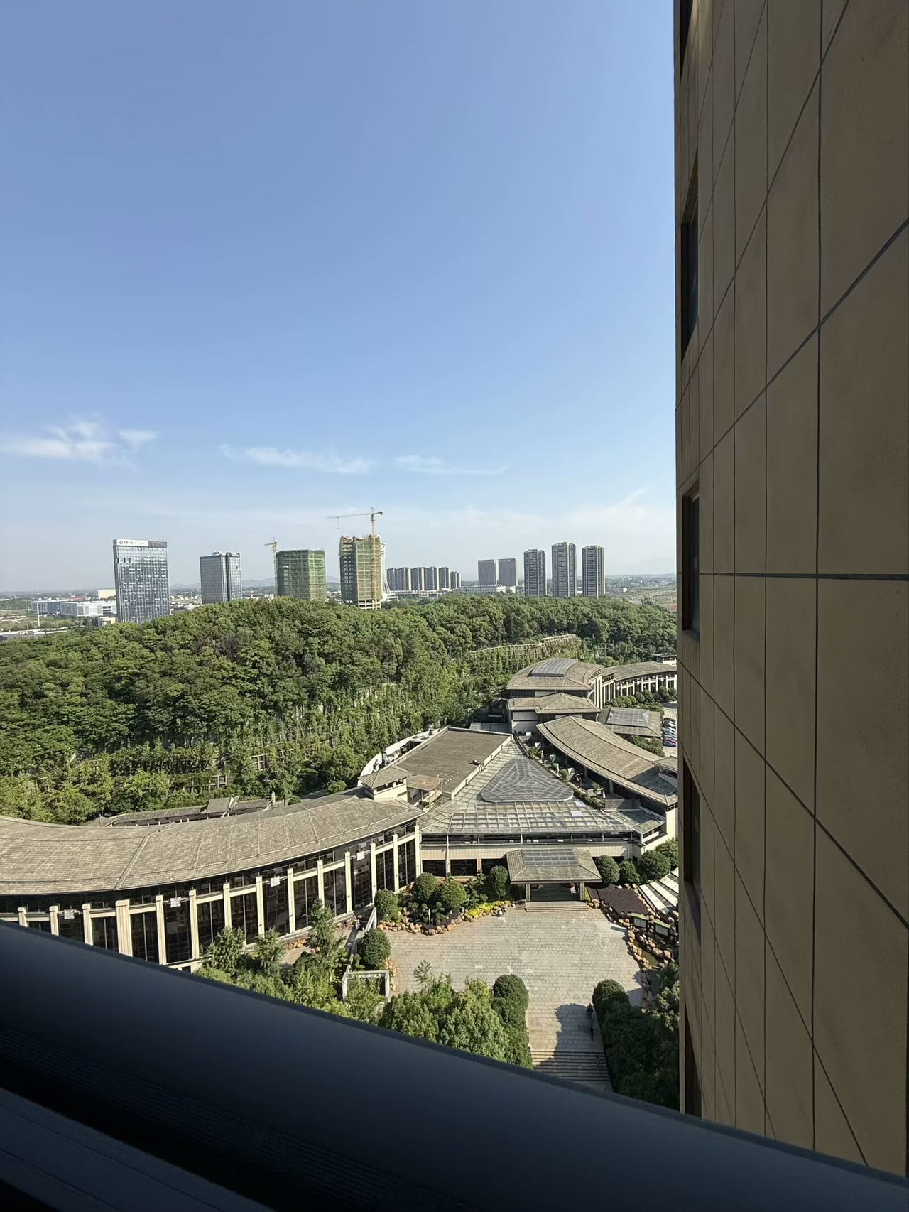 华瑞园  1室0厅0卫   59.80万客厅