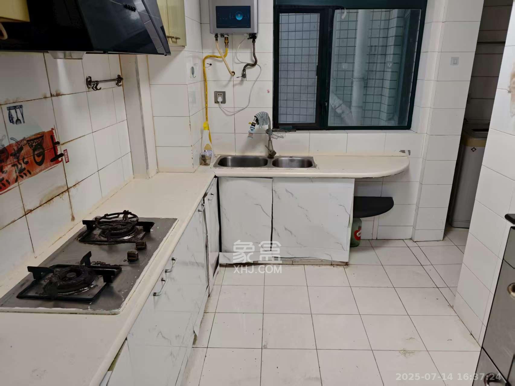 王府花园  3室2厅1卫    2800.0元/月室内图