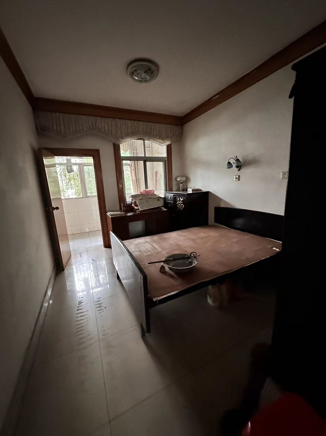 煤气公司家属楼  3室1厅1卫    1380.0元/月室内图